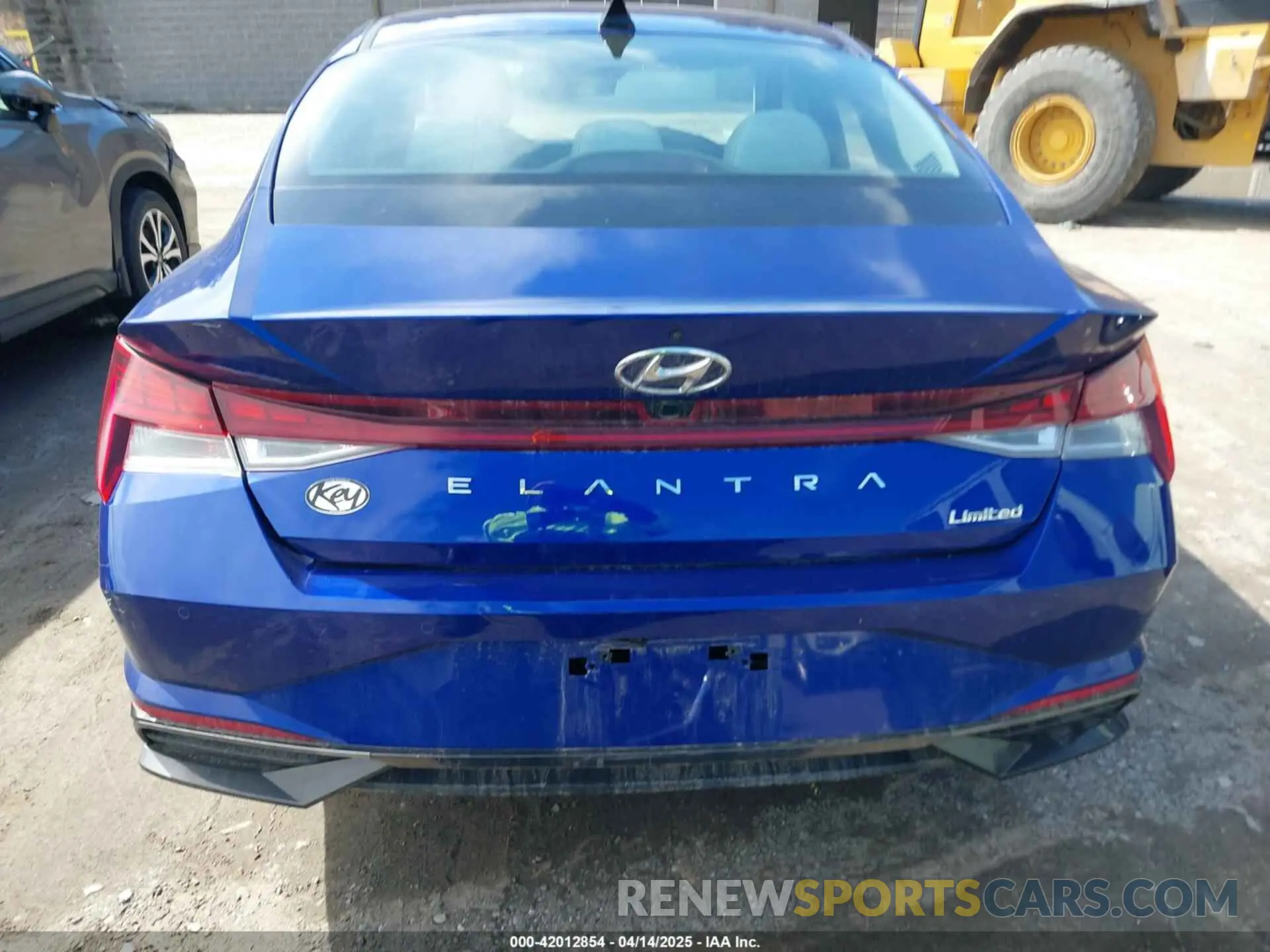 17 Photograph of a damaged car KMHLP4AG4MU066346 HYUNDAI ELANTRA 2021