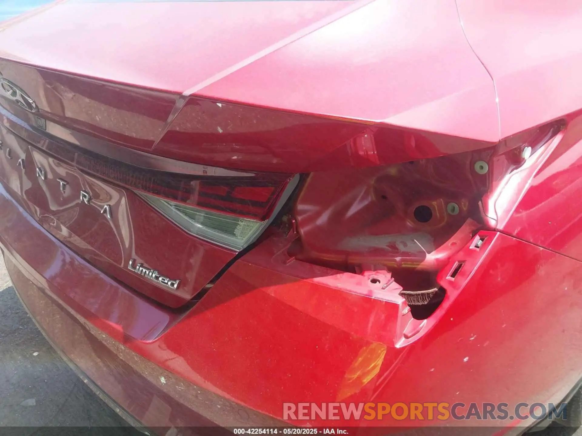 17 Photograph of a damaged car KMHLP4AG7MU157692 HYUNDAI ELANTRA 2021