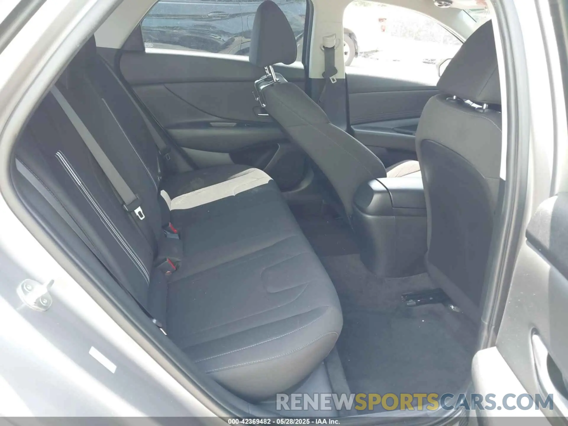 8 Photograph of a damaged car KMHLS4AG5MU065575 HYUNDAI ELANTRA 2021