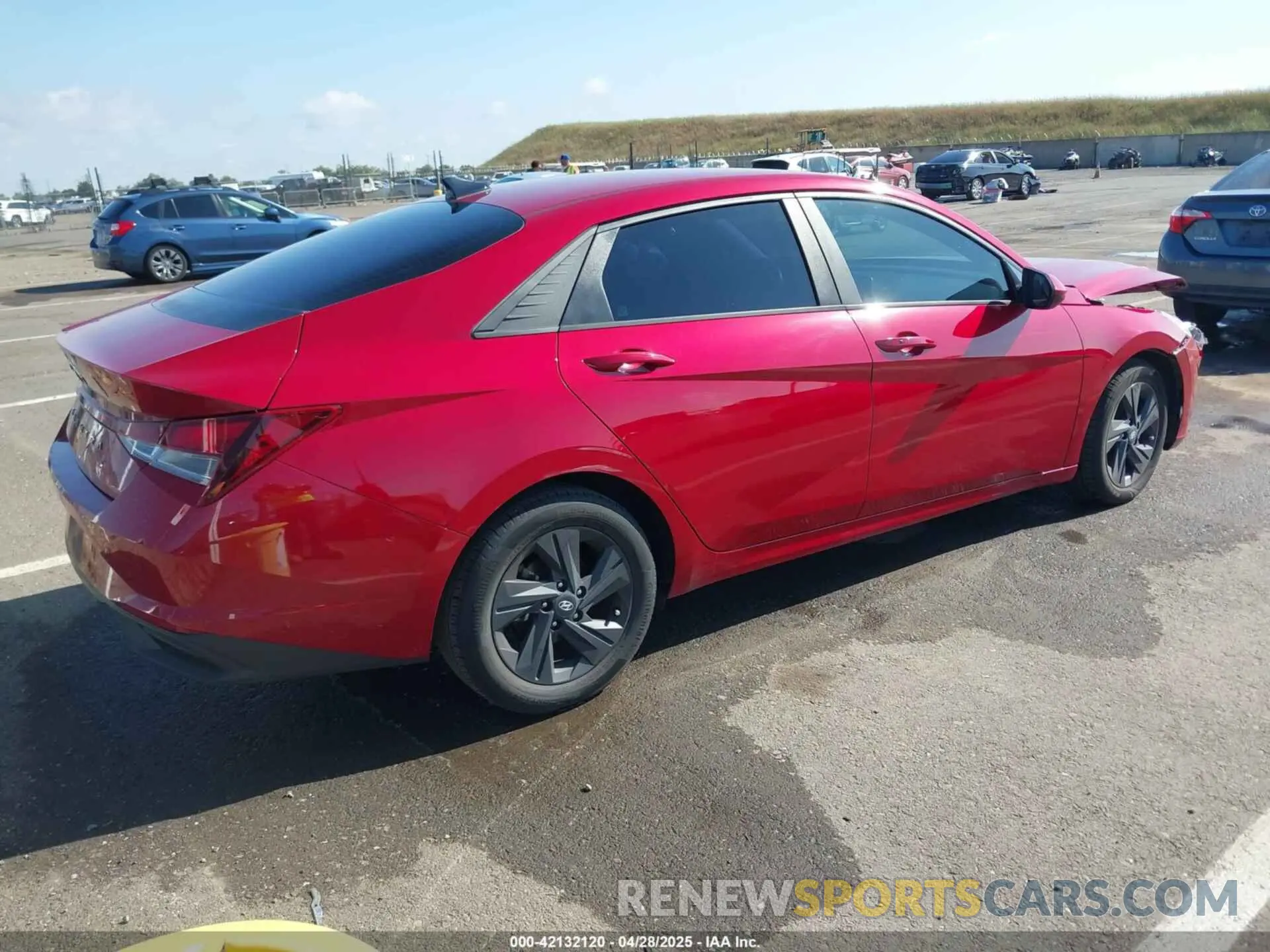 4 Photograph of a damaged car KMHLS4AG8MU195768 HYUNDAI ELANTRA 2021