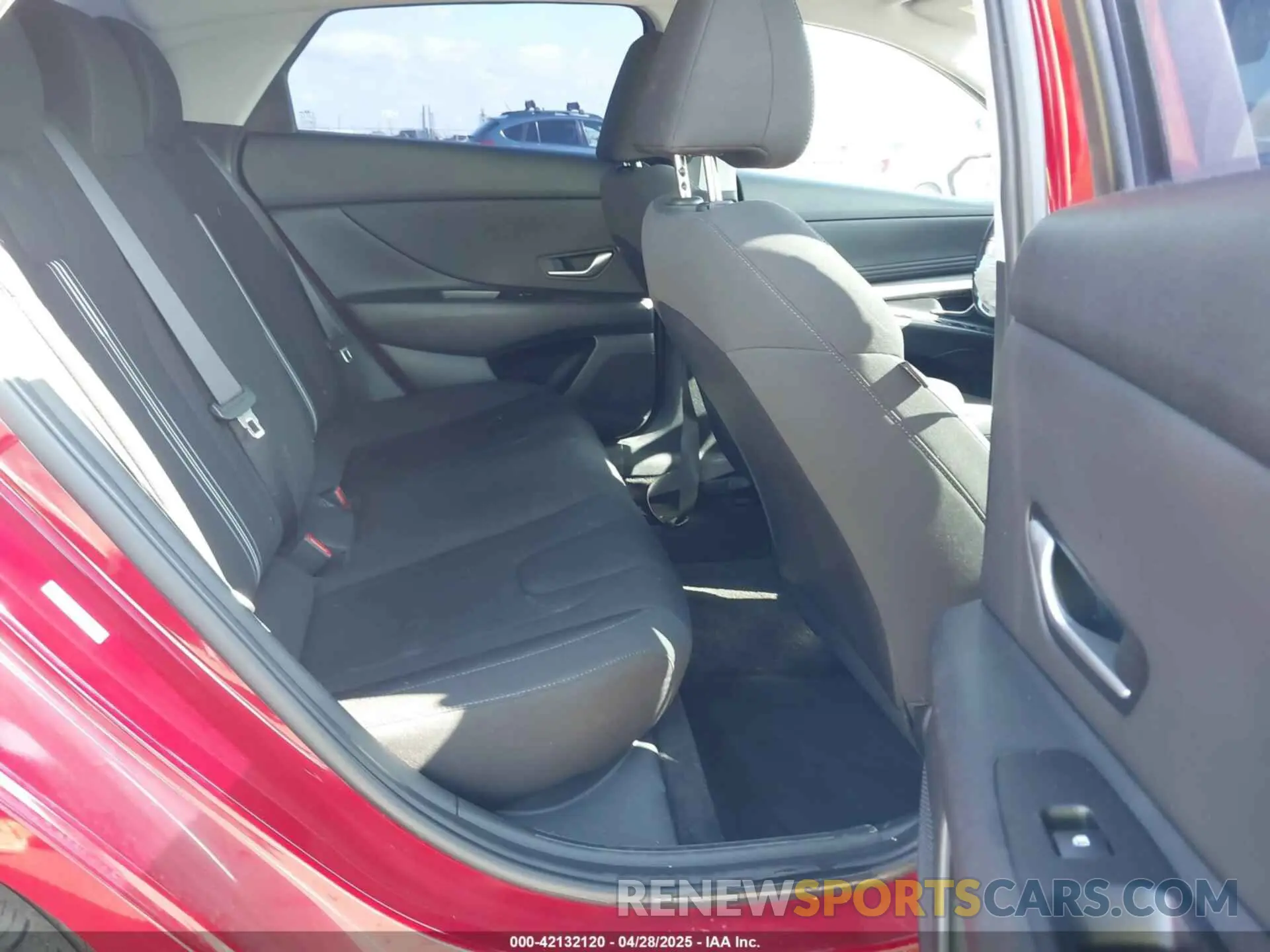 8 Photograph of a damaged car KMHLS4AG8MU195768 HYUNDAI ELANTRA 2021