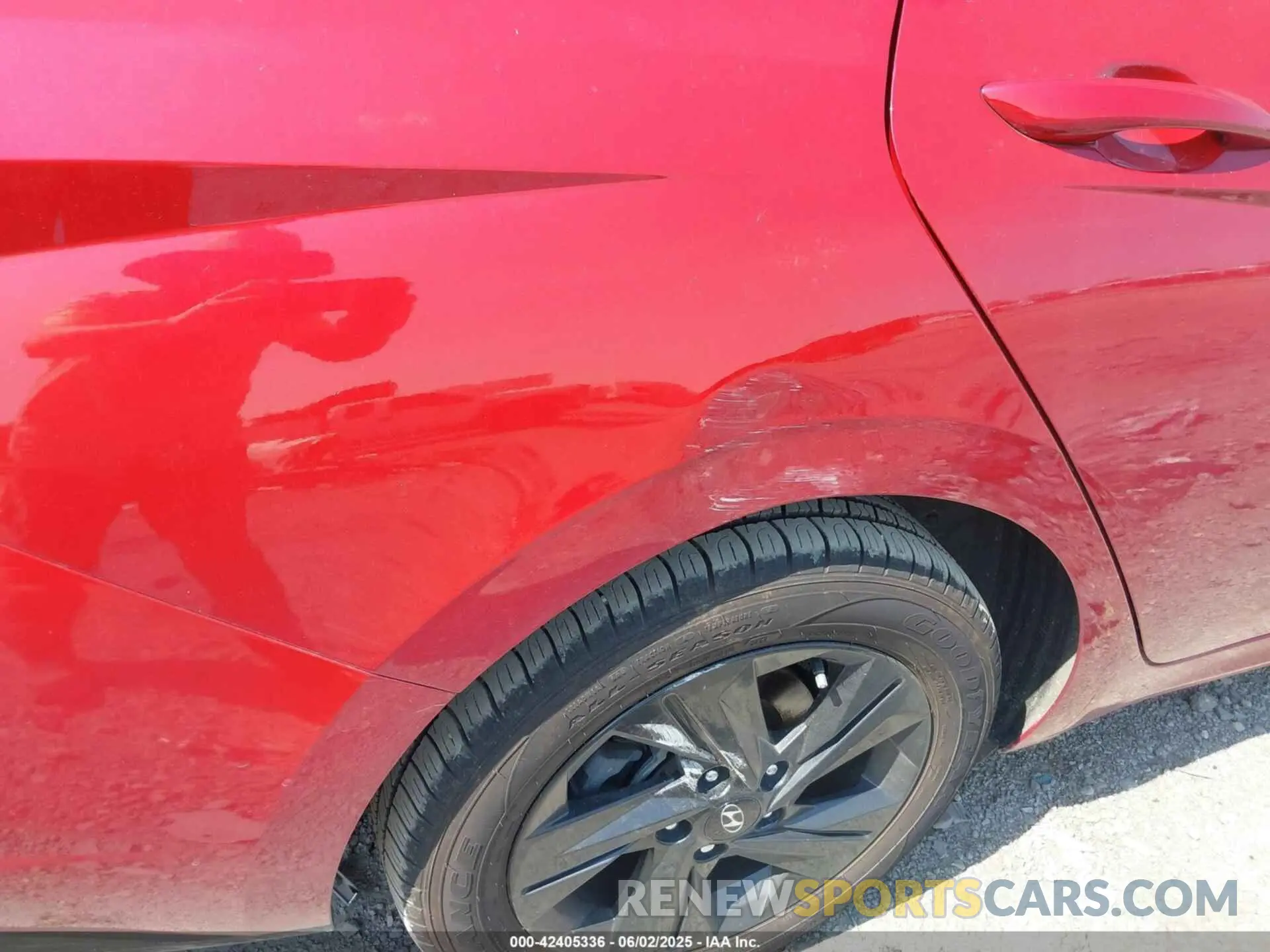 18 Photograph of a damaged car KMHLS4AG9MU211220 HYUNDAI ELANTRA 2021