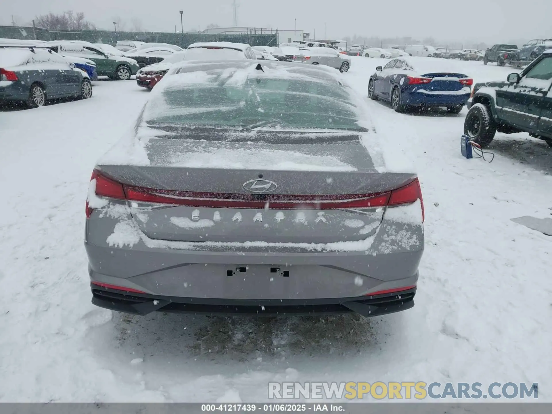 17 Photograph of a damaged car KMHLS4AGXMU189096 HYUNDAI ELANTRA 2021