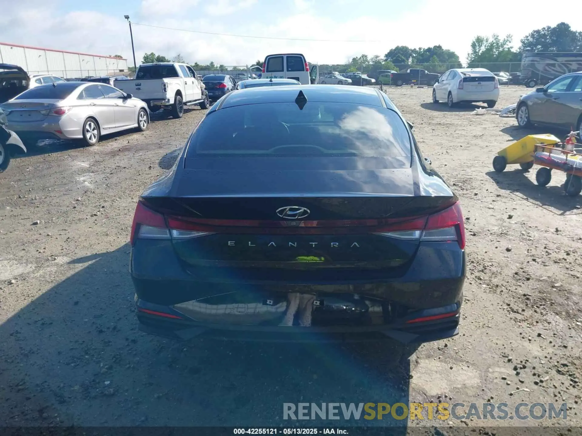 17 Photograph of a damaged car KMHLS4AGXMU212716 HYUNDAI ELANTRA 2021