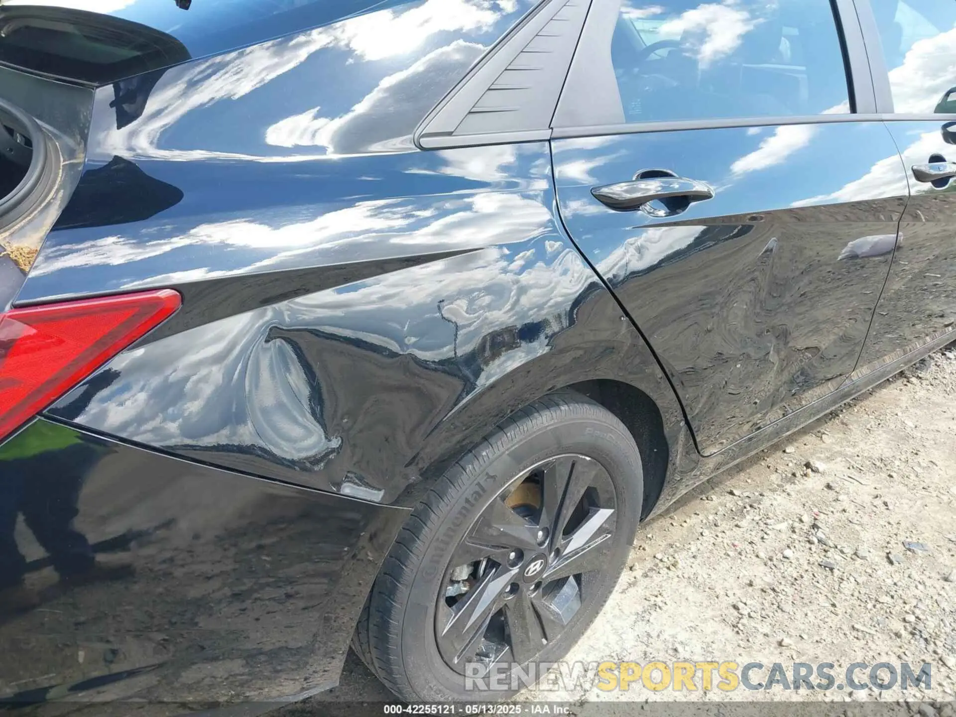 18 Photograph of a damaged car KMHLS4AGXMU212716 HYUNDAI ELANTRA 2021