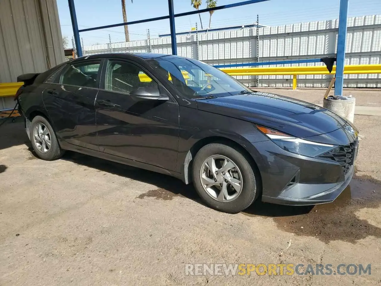 4 Photograph of a damaged car 5NPLL4AG1NH085013 HYUNDAI ELANTRA 2022