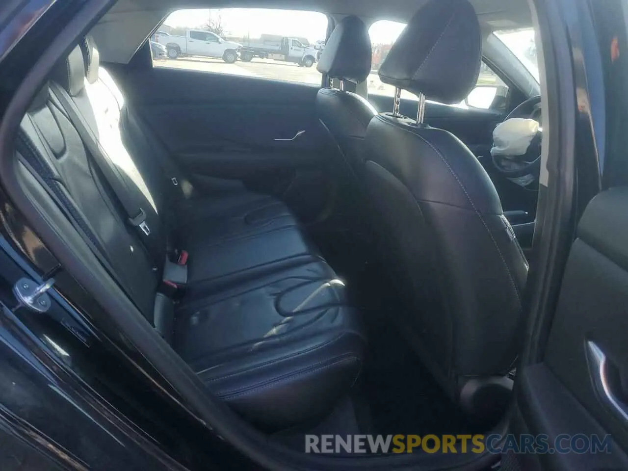 10 Photograph of a damaged car 5NPLL4AG2NH061948 HYUNDAI ELANTRA 2022