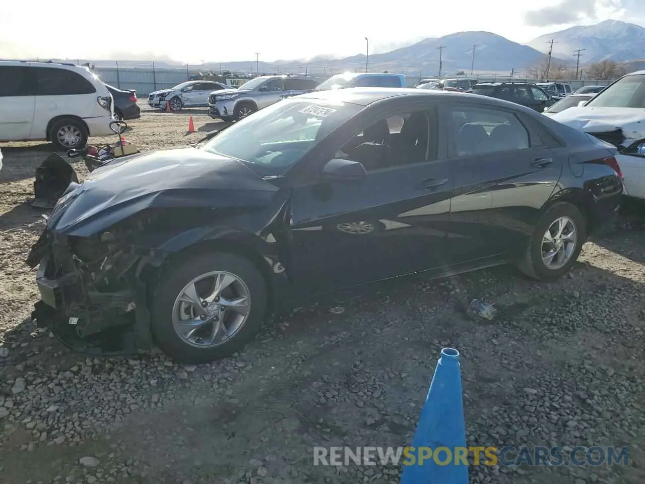 1 Photograph of a damaged car 5NPLL4AG3NH058055 HYUNDAI ELANTRA 2022