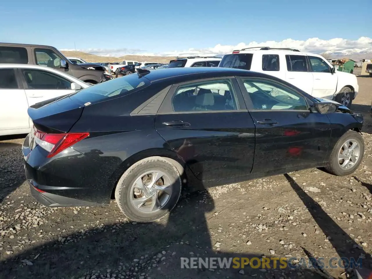 3 Photograph of a damaged car 5NPLL4AG3NH058055 HYUNDAI ELANTRA 2022