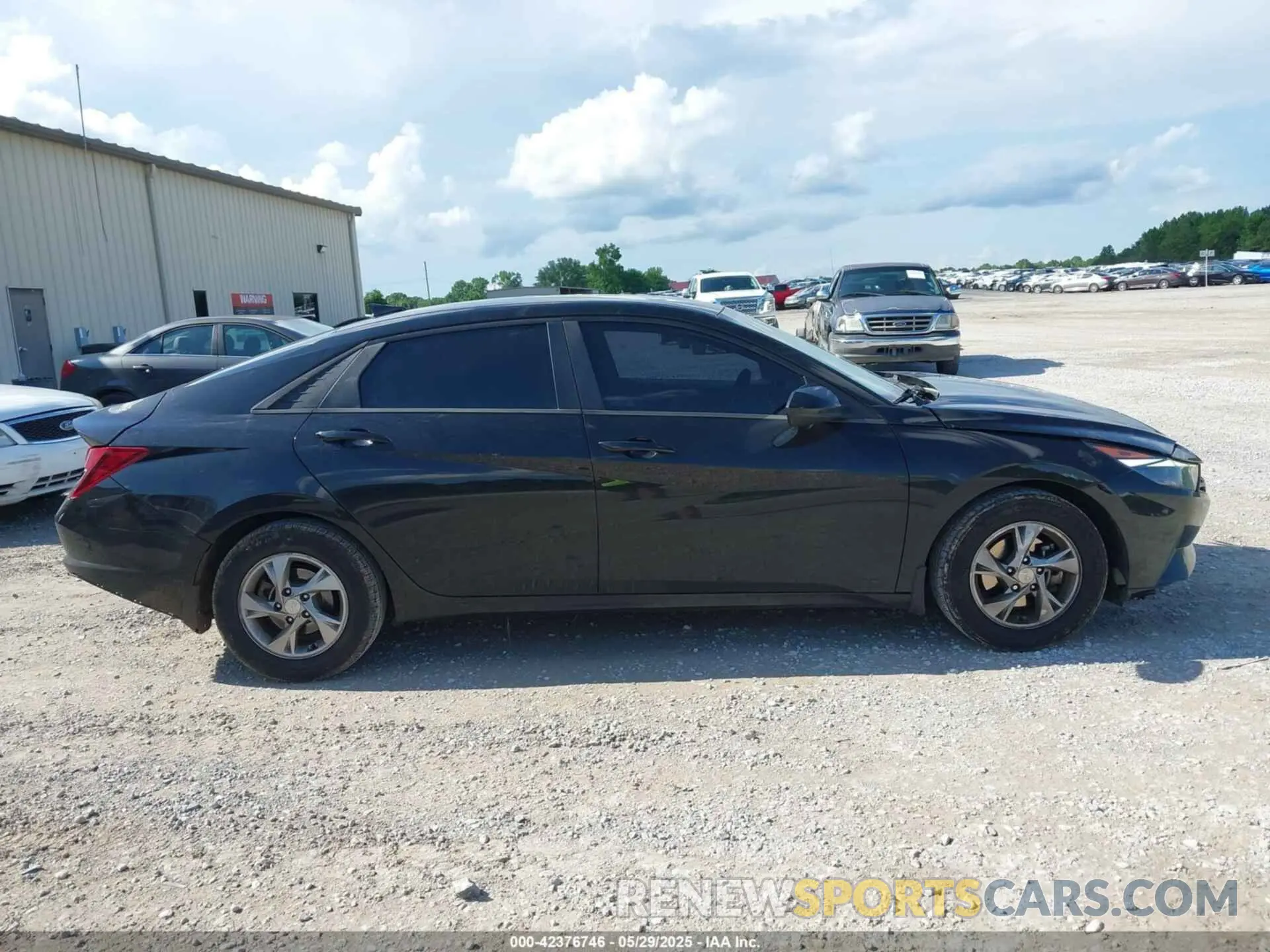 13 Photograph of a damaged car 5NPLL4AG4NH056895 HYUNDAI ELANTRA 2022