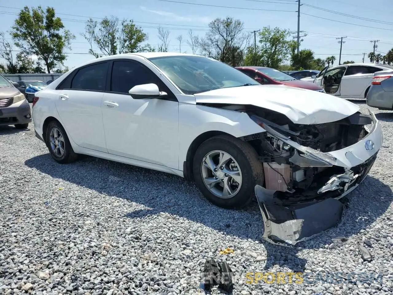 4 Photograph of a damaged car 5NPLL4AG4NH081750 HYUNDAI ELANTRA 2022