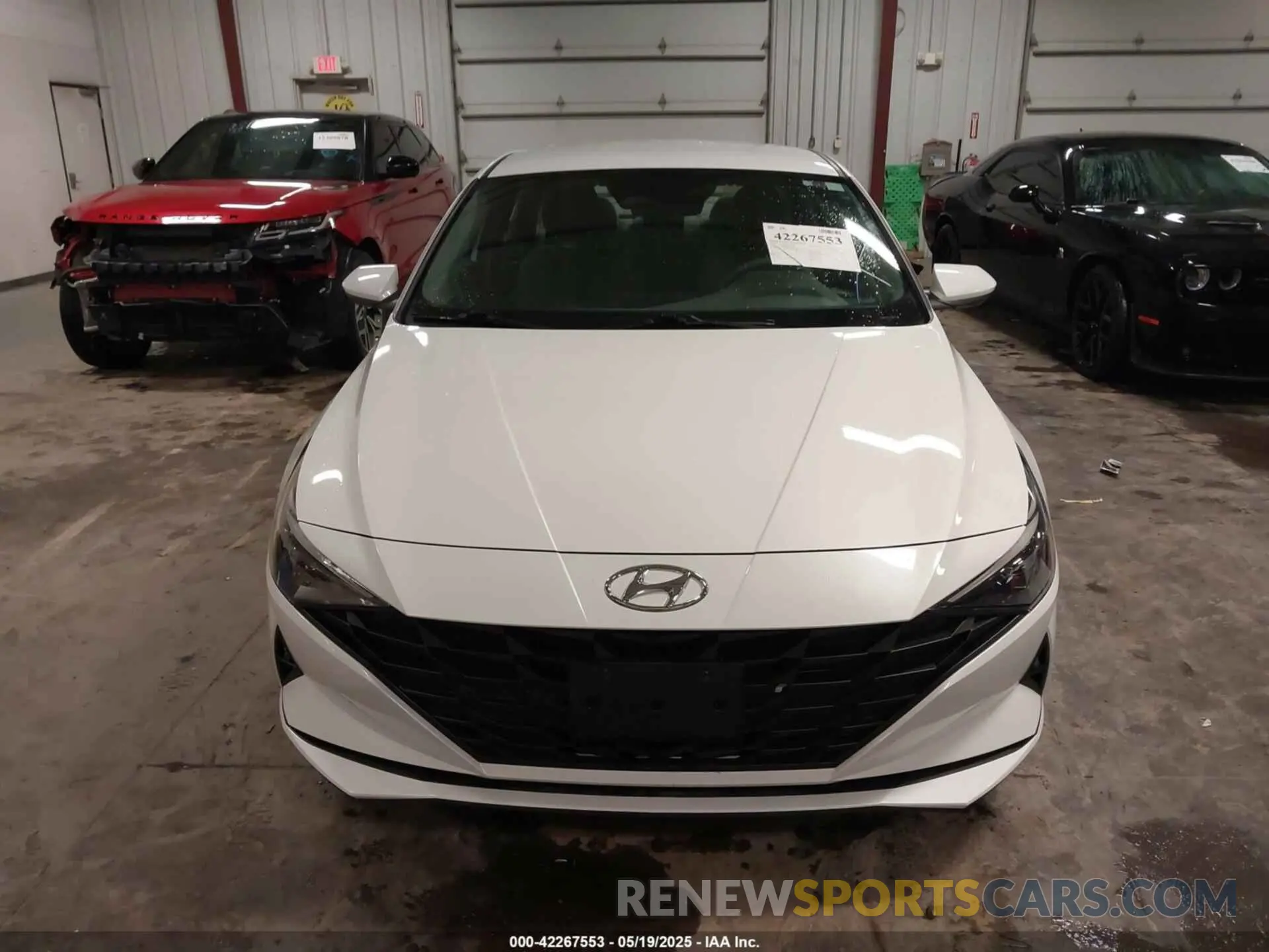 12 Photograph of a damaged car 5NPLL4AG6NH059068 HYUNDAI ELANTRA 2022
