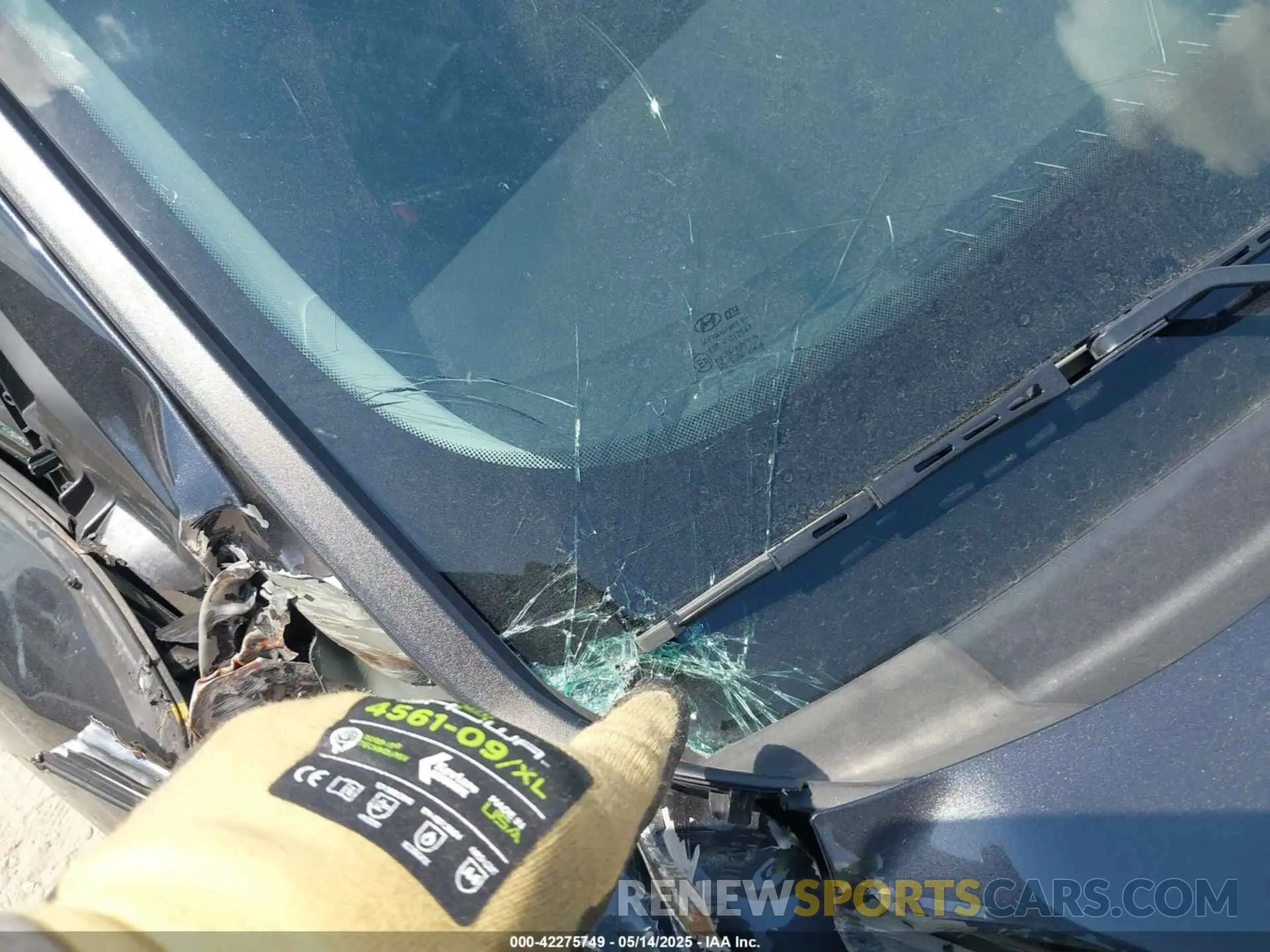 17 Photograph of a damaged car 5NPLL4AG8NH053241 HYUNDAI ELANTRA 2022