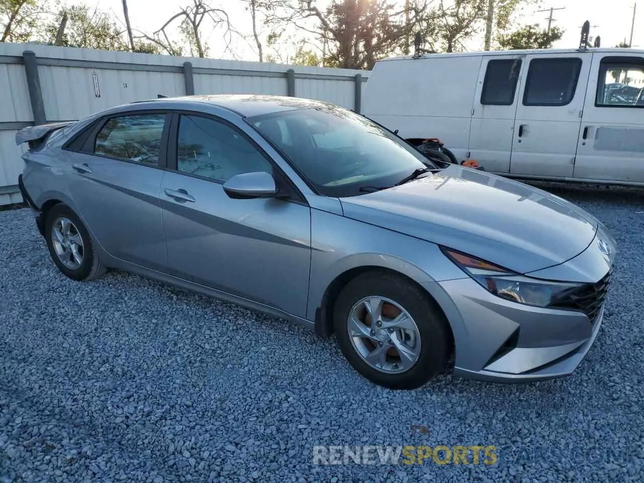 4 Photograph of a damaged car 5NPLL4AG8NH084165 HYUNDAI ELANTRA 2022