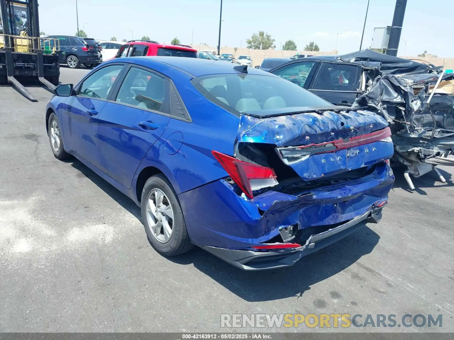3 Photograph of a damaged car 5NPLL4AG9NH082246 HYUNDAI ELANTRA 2022