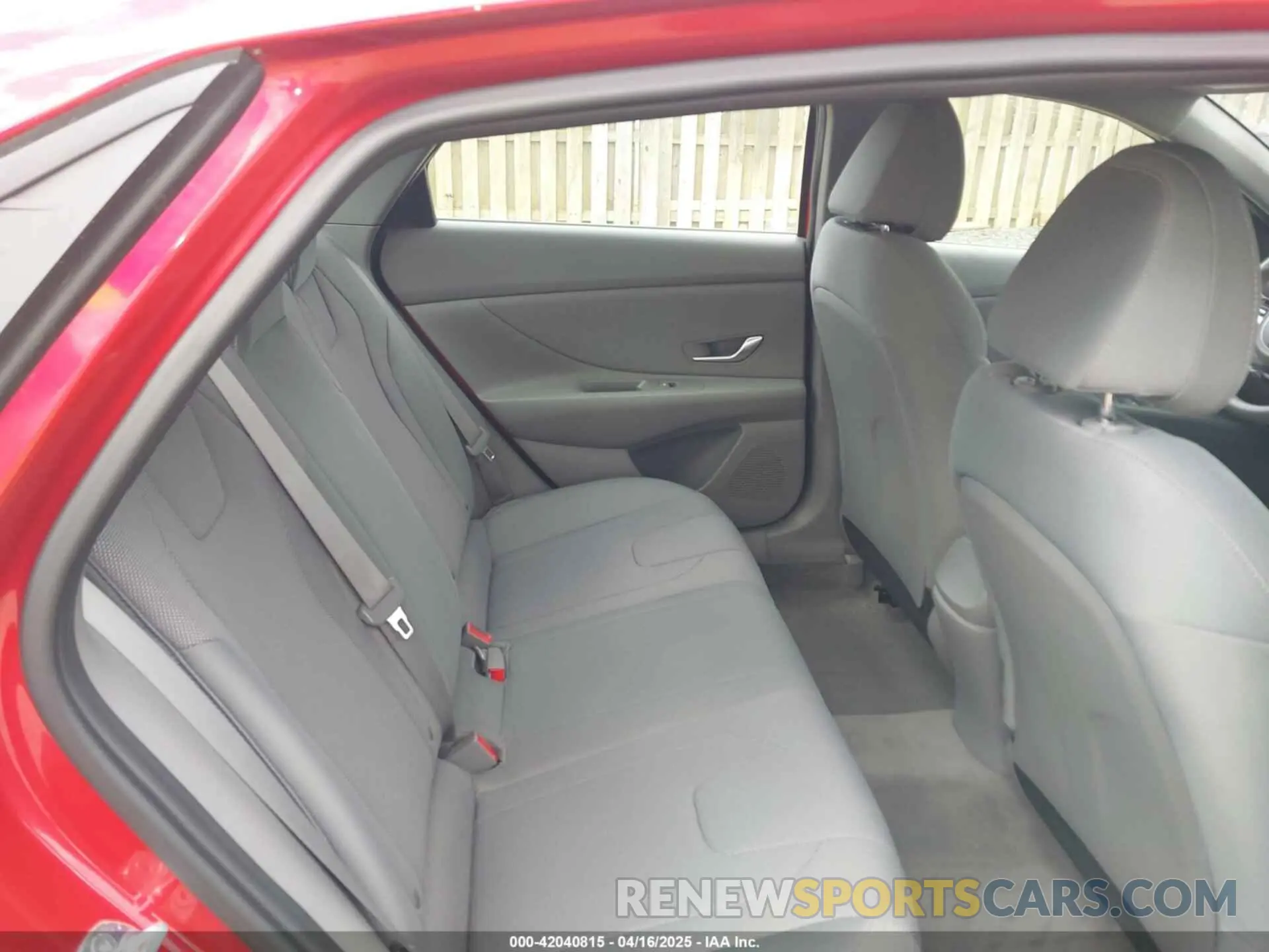 8 Photograph of a damaged car 5NPLL4AGXNH072597 HYUNDAI ELANTRA 2022