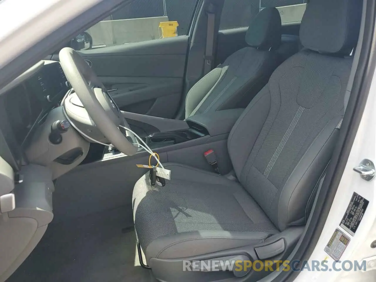 7 Photograph of a damaged car 5NPLL4AGXNH084085 HYUNDAI ELANTRA 2022
