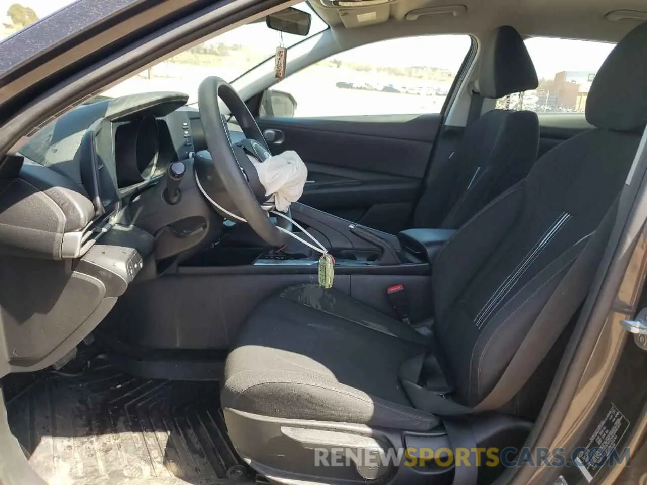7 Photograph of a damaged car 5NPLM4AG0NH055143 HYUNDAI ELANTRA 2022