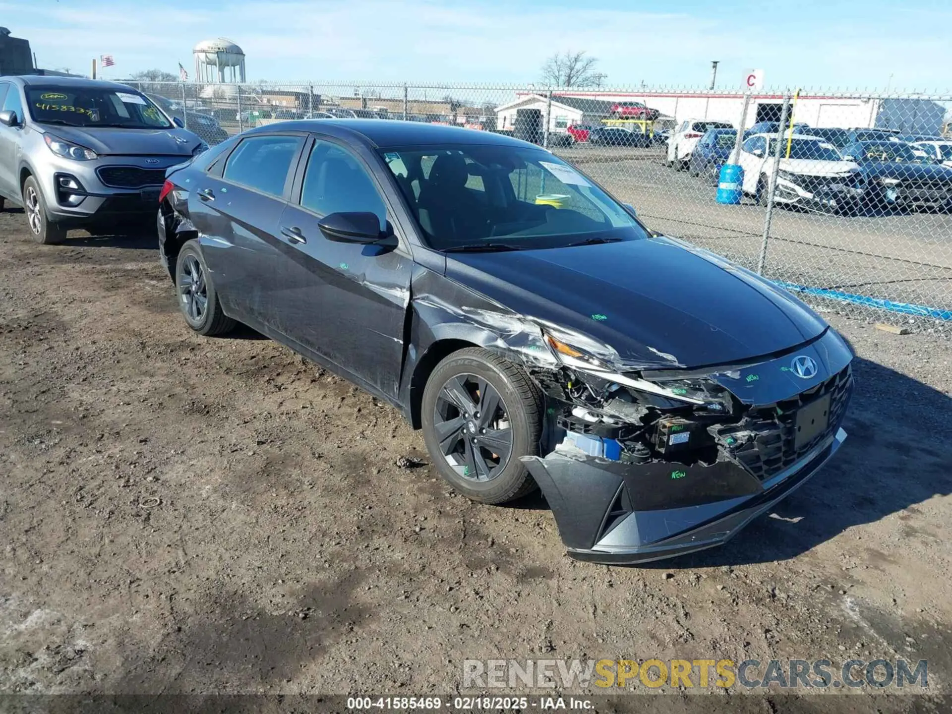 1 Photograph of a damaged car 5NPLM4AG0NH069432 HYUNDAI ELANTRA 2022