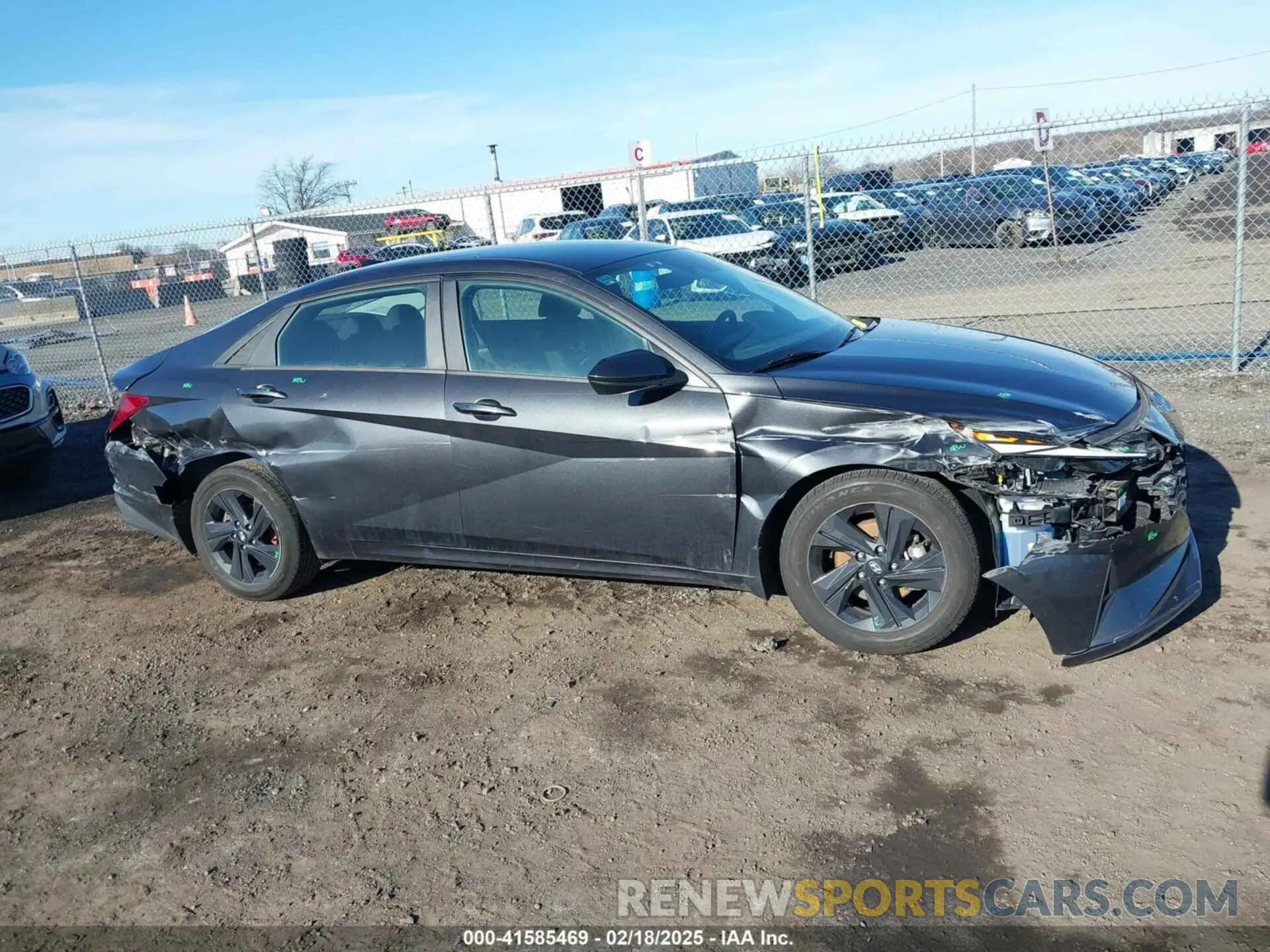13 Photograph of a damaged car 5NPLM4AG0NH069432 HYUNDAI ELANTRA 2022