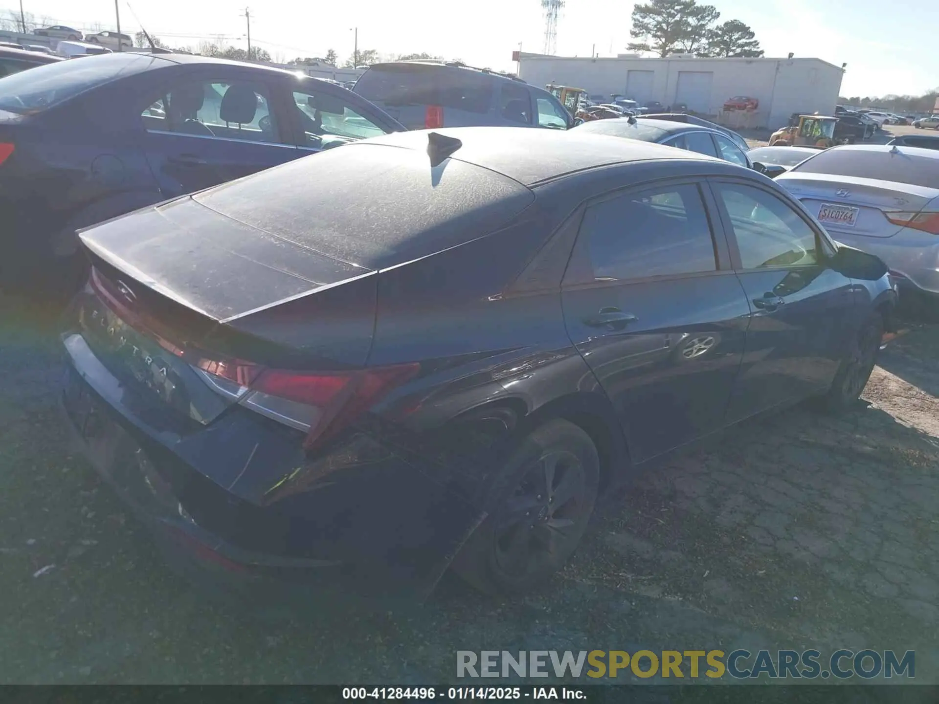 4 Photograph of a damaged car 5NPLM4AG0NH085419 HYUNDAI ELANTRA 2022
