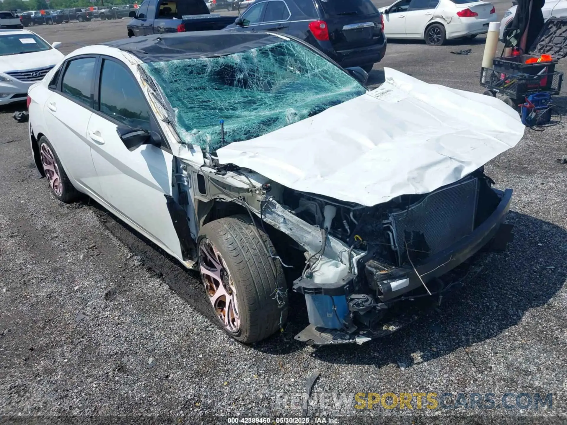 1 Photograph of a damaged car 5NPLM4AG1NH055880 HYUNDAI ELANTRA 2022