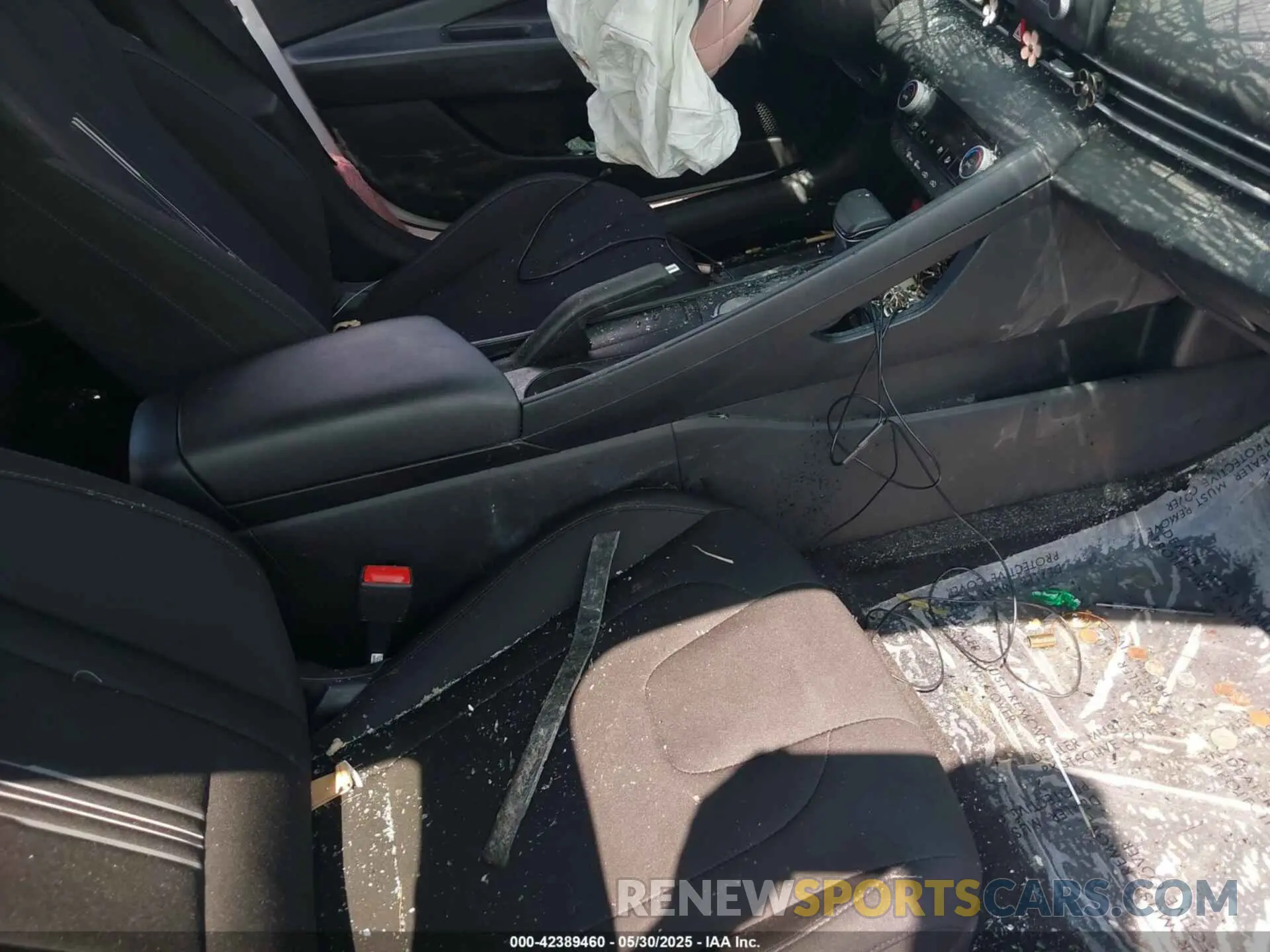 5 Photograph of a damaged car 5NPLM4AG1NH055880 HYUNDAI ELANTRA 2022
