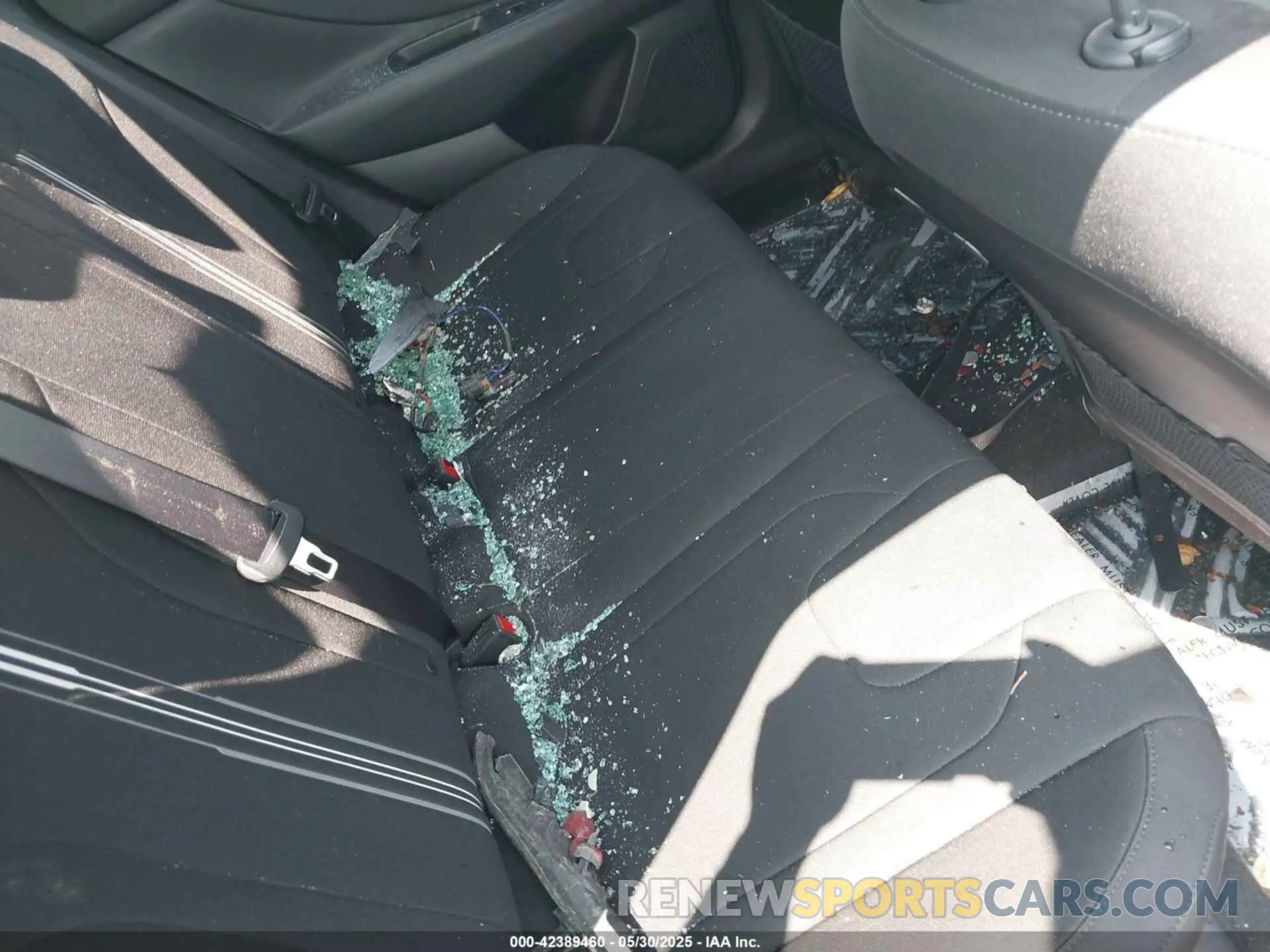 8 Photograph of a damaged car 5NPLM4AG1NH055880 HYUNDAI ELANTRA 2022