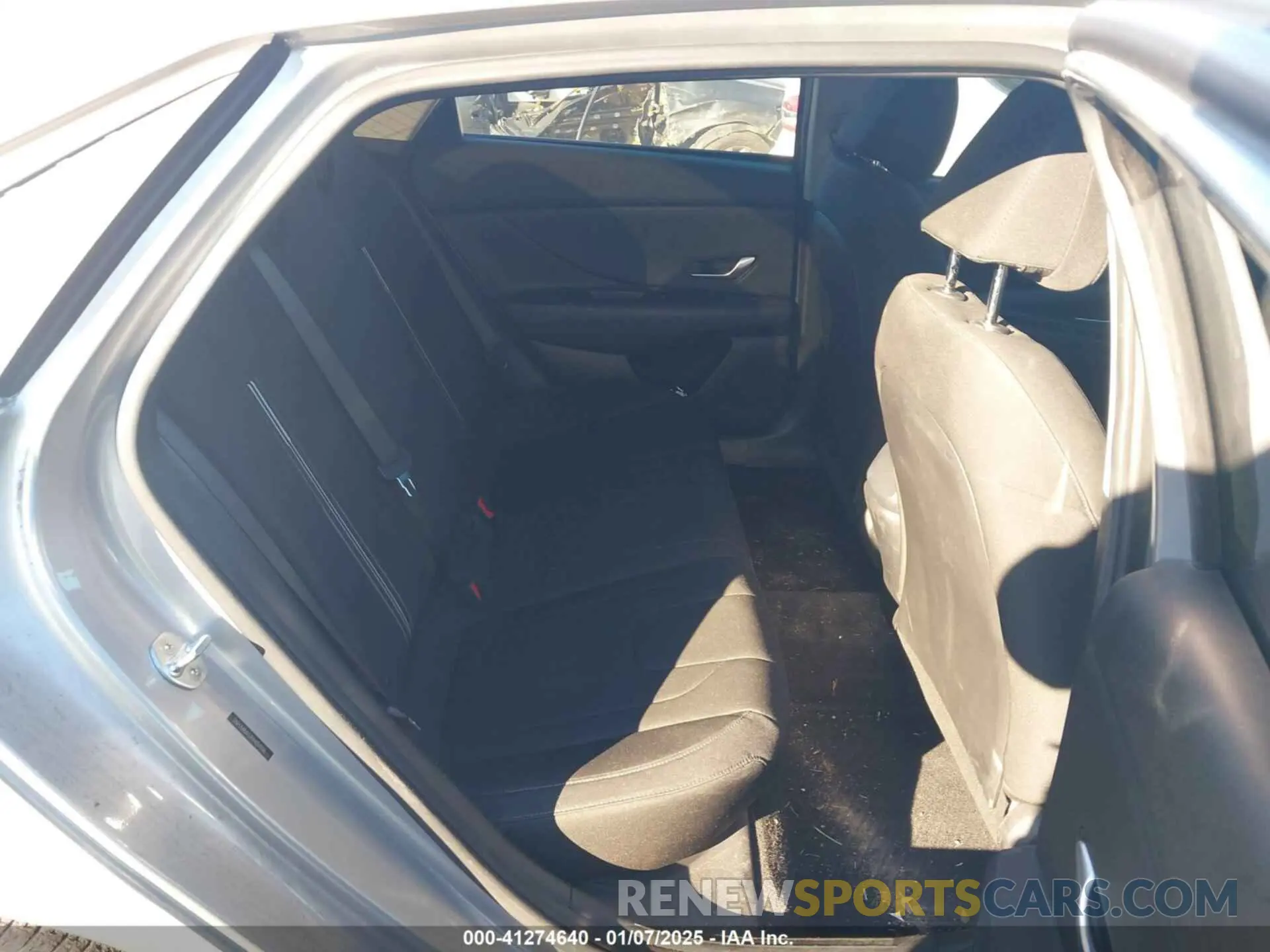 8 Photograph of a damaged car 5NPLM4AG1NH059086 HYUNDAI ELANTRA 2022