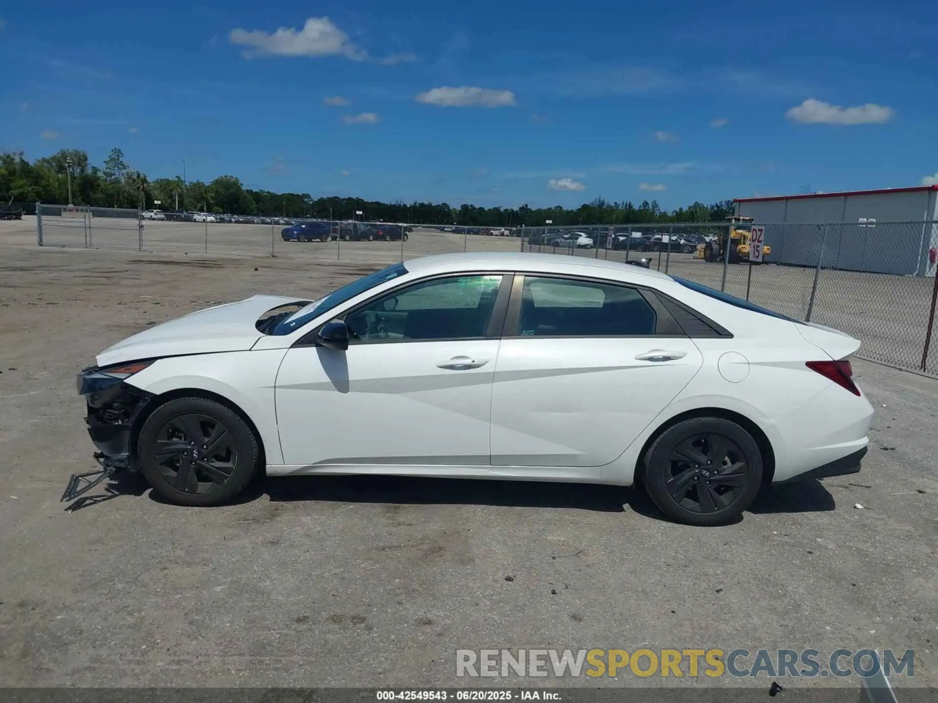 15 Photograph of a damaged car 5NPLM4AG1NH071643 HYUNDAI ELANTRA 2022