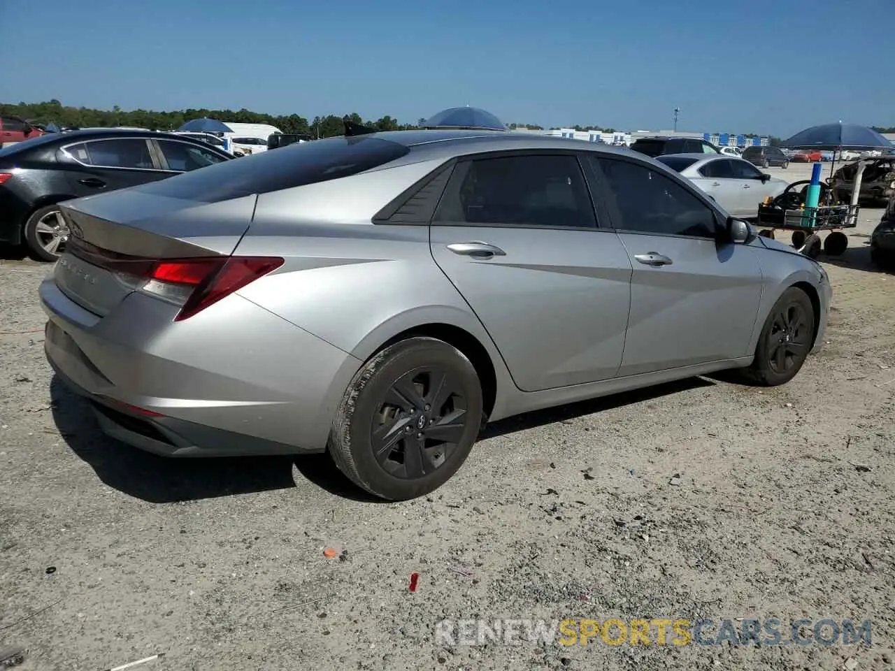 3 Photograph of a damaged car 5NPLM4AG1NH083467 HYUNDAI ELANTRA 2022