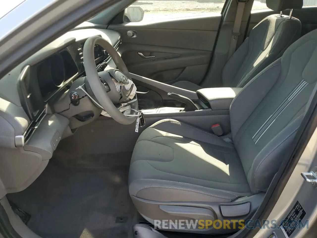 7 Photograph of a damaged car 5NPLM4AG1NH083467 HYUNDAI ELANTRA 2022