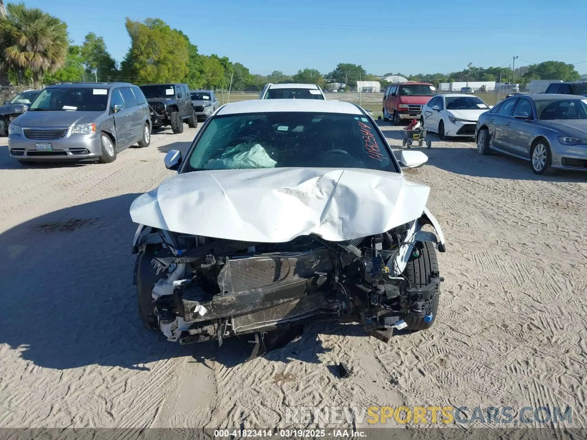 12 Photograph of a damaged car 5NPLM4AG2NH060005 HYUNDAI ELANTRA 2022