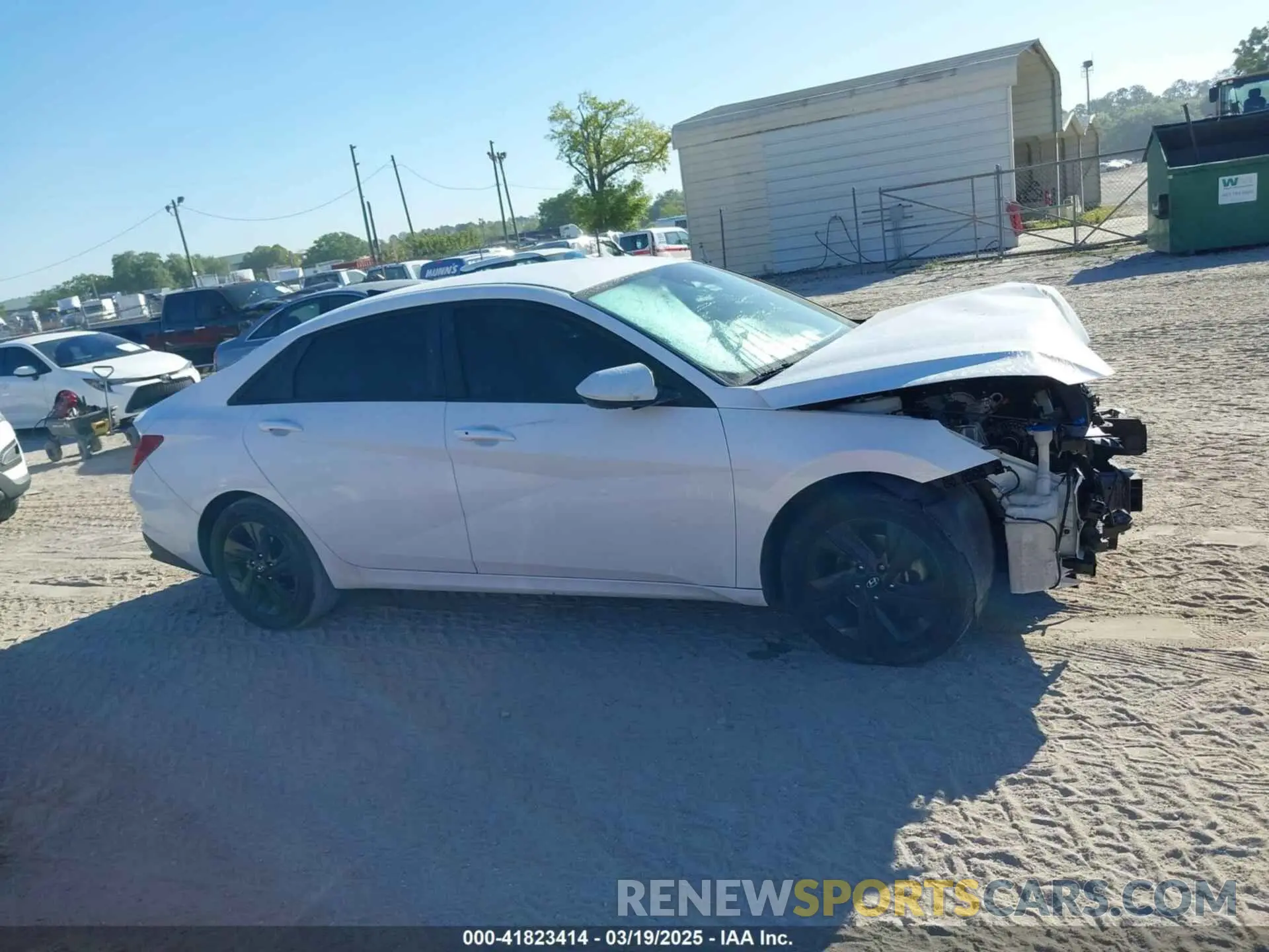 13 Photograph of a damaged car 5NPLM4AG2NH060005 HYUNDAI ELANTRA 2022