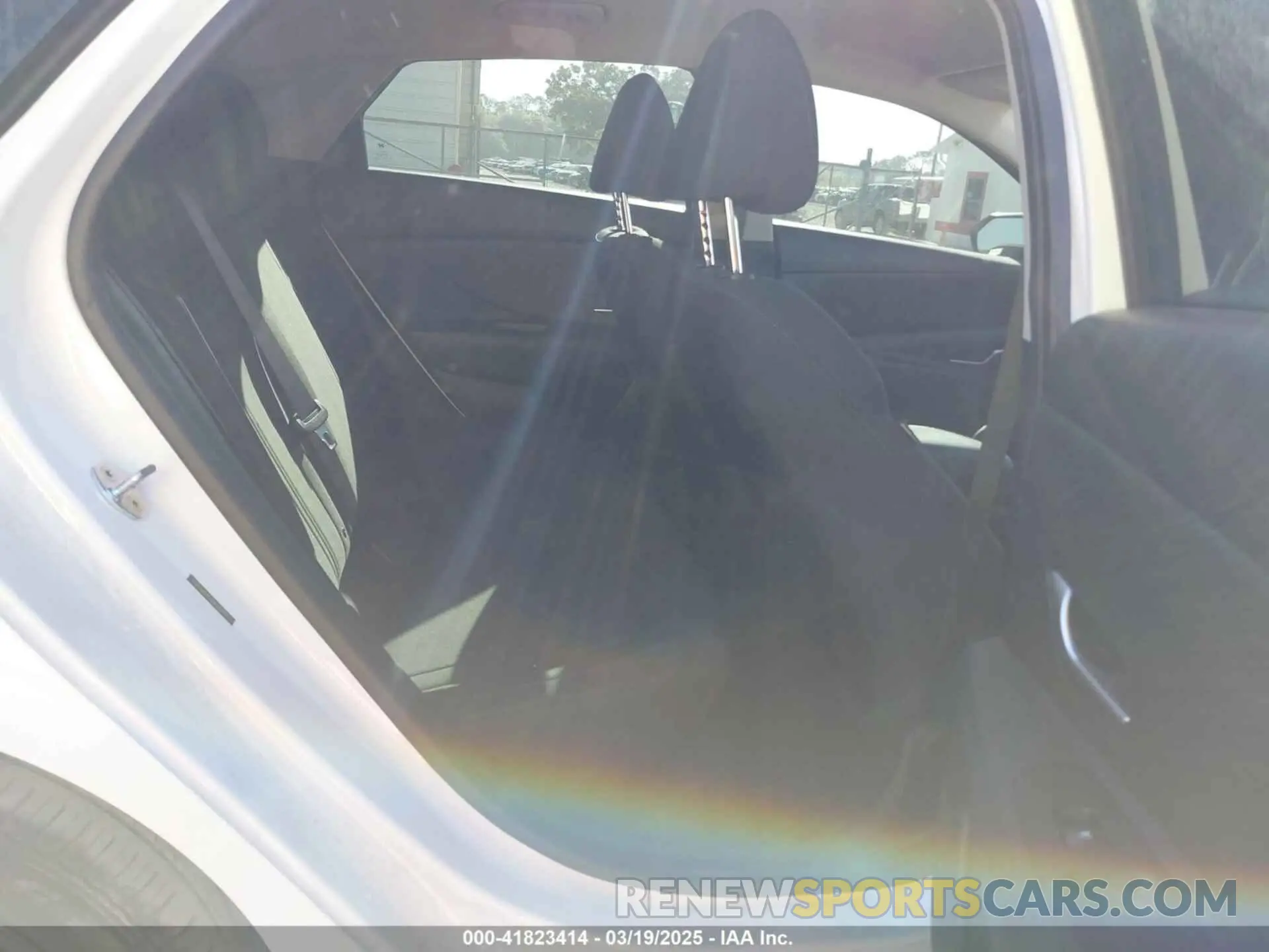 8 Photograph of a damaged car 5NPLM4AG2NH060005 HYUNDAI ELANTRA 2022