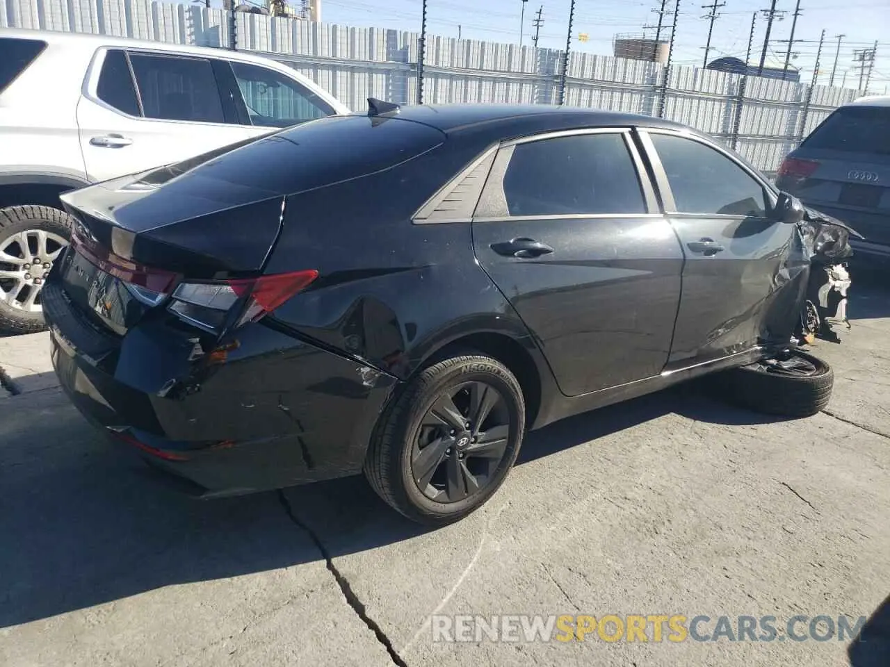 3 Photograph of a damaged car 5NPLM4AG2NH060781 HYUNDAI ELANTRA 2022