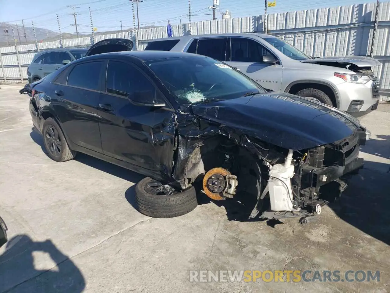 4 Photograph of a damaged car 5NPLM4AG2NH060781 HYUNDAI ELANTRA 2022