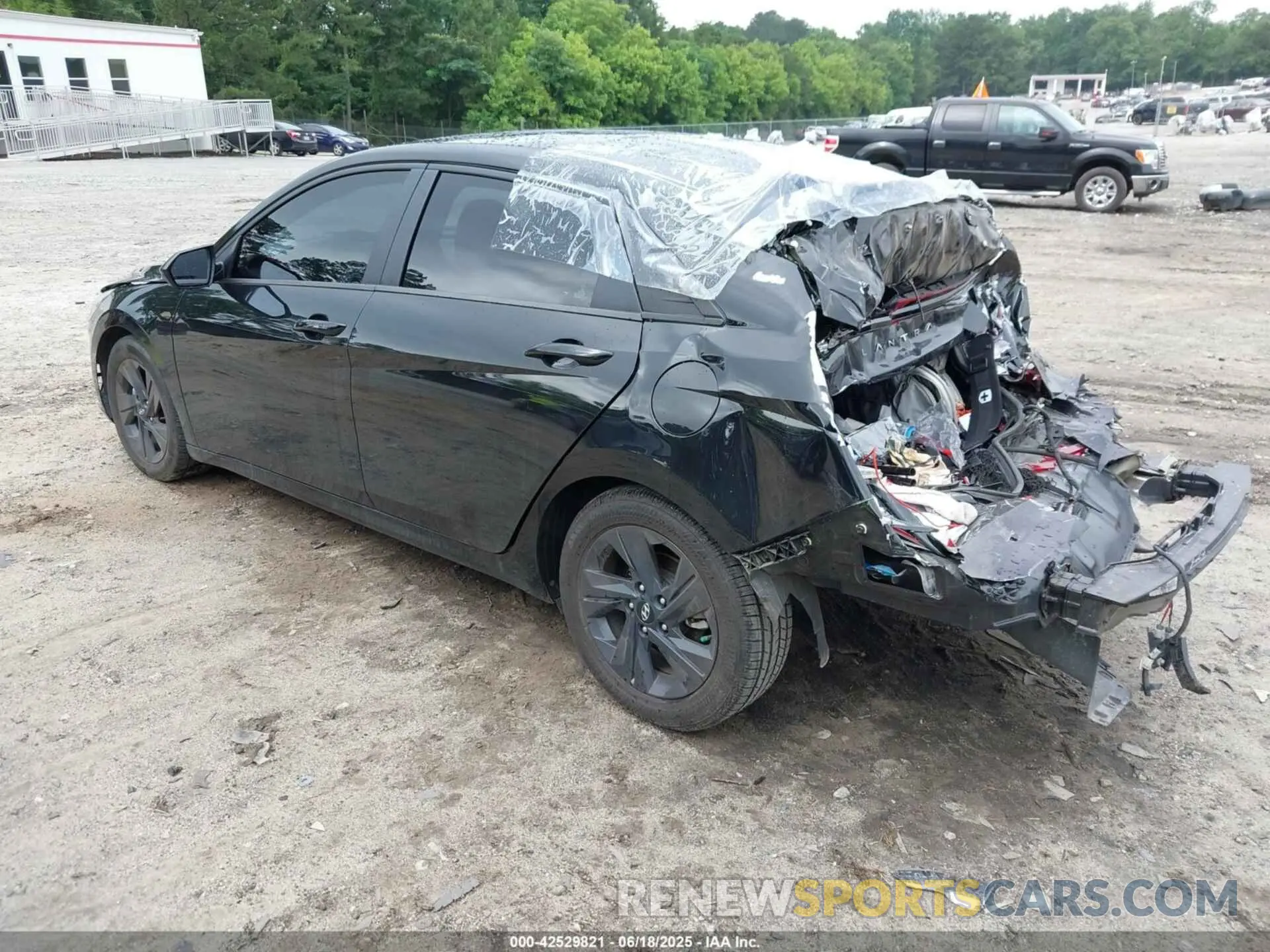 3 Photograph of a damaged car 5NPLM4AG2NH064961 HYUNDAI ELANTRA 2022