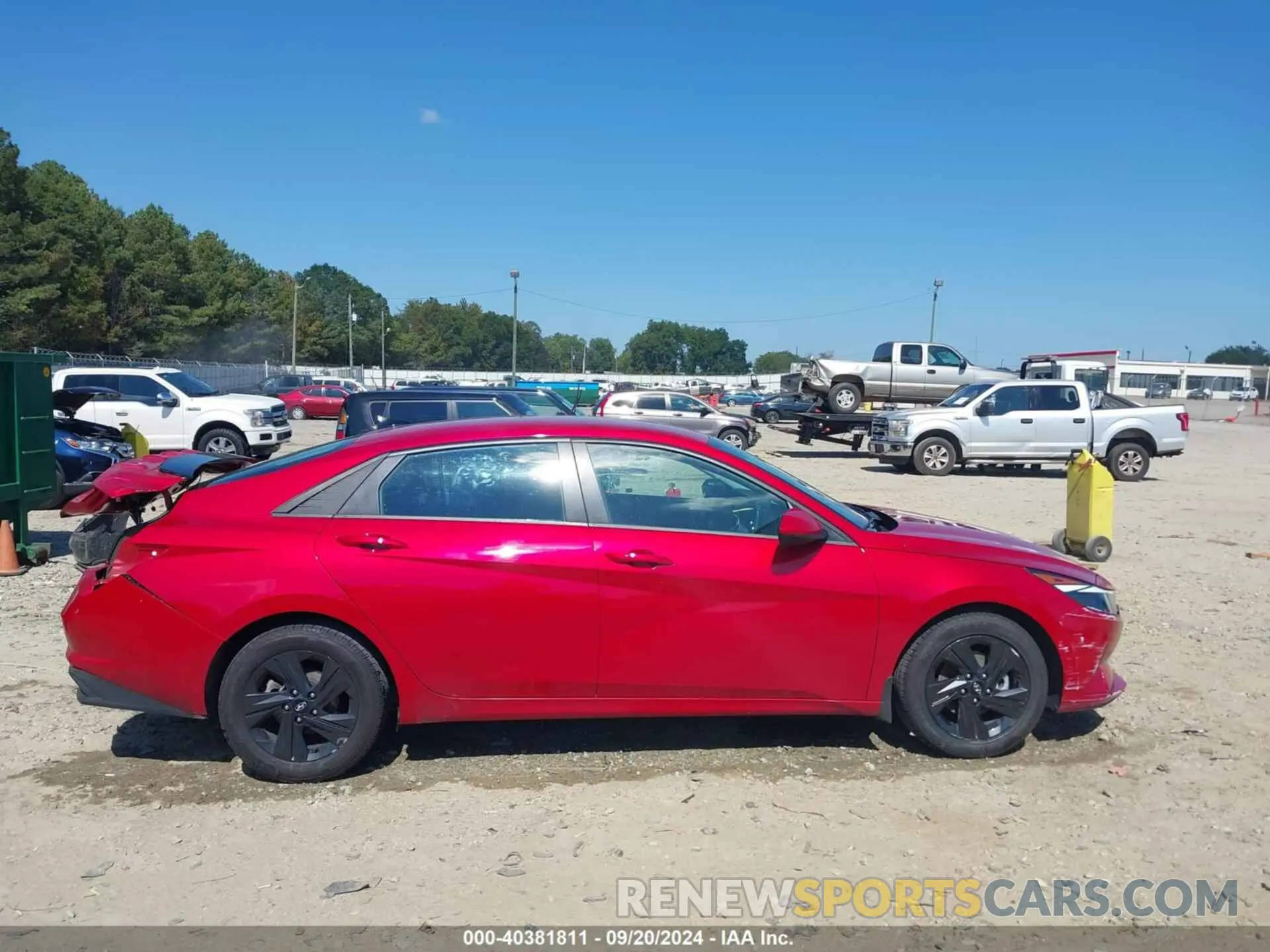 14 Photograph of a damaged car 5NPLM4AG2NH074714 HYUNDAI ELANTRA 2022