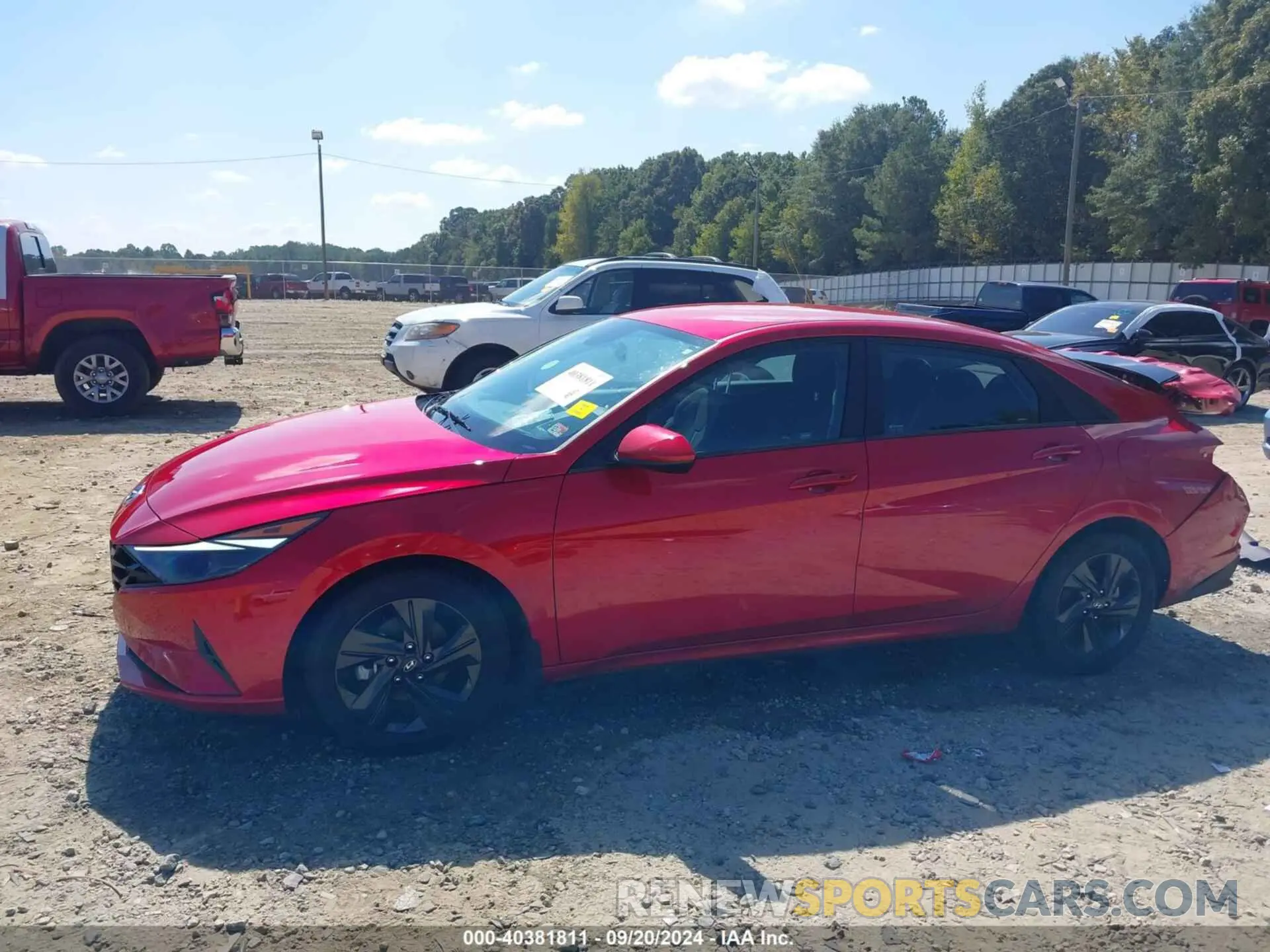 15 Photograph of a damaged car 5NPLM4AG2NH074714 HYUNDAI ELANTRA 2022