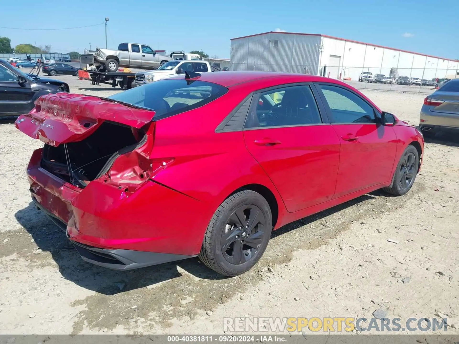 4 Photograph of a damaged car 5NPLM4AG2NH074714 HYUNDAI ELANTRA 2022