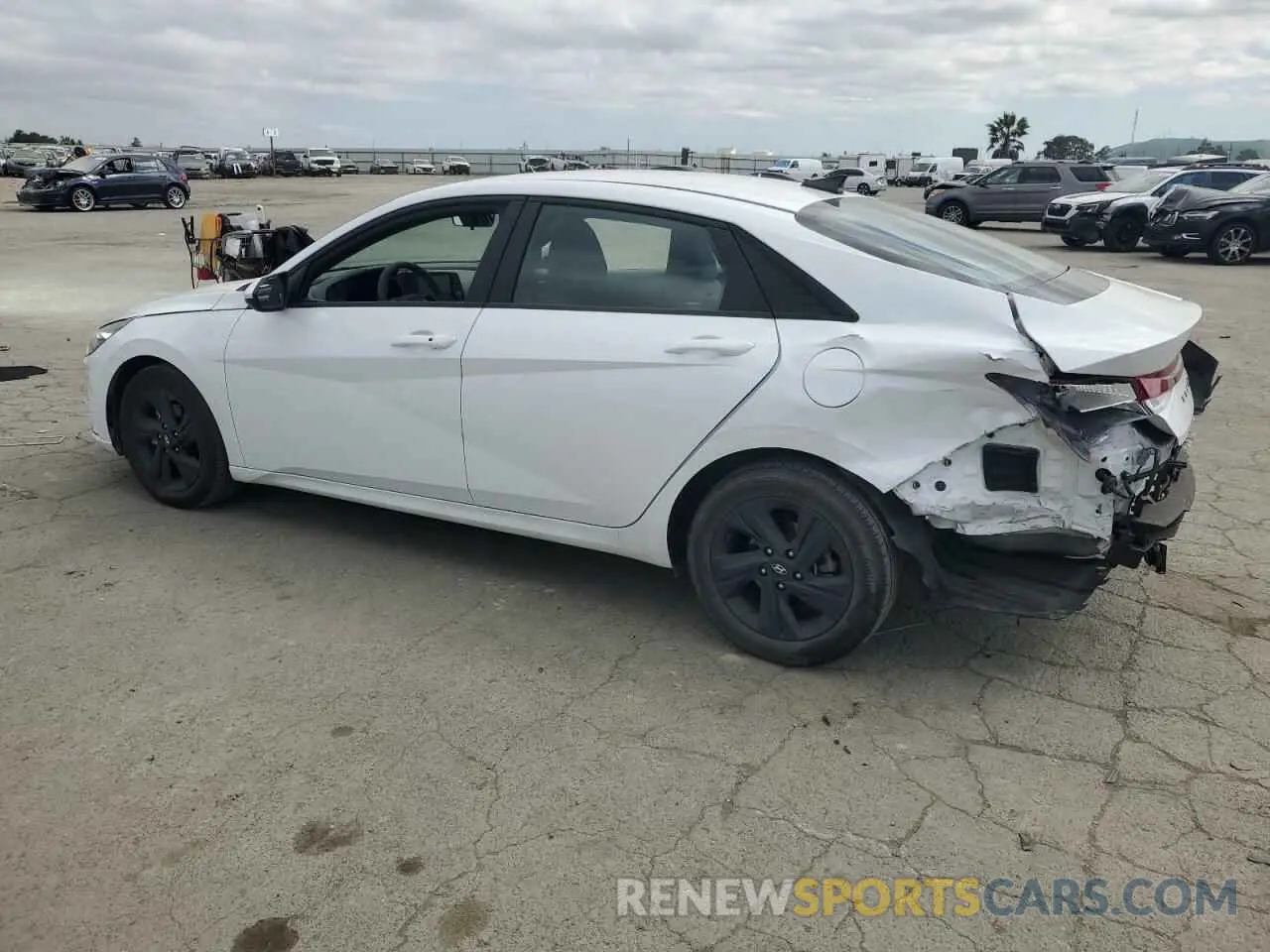 2 Photograph of a damaged car 5NPLM4AG2NH080478 HYUNDAI ELANTRA 2022