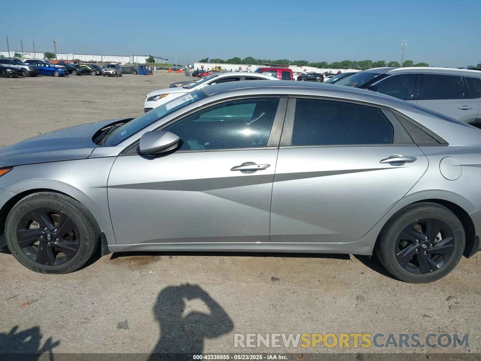 14 Photograph of a damaged car 5NPLM4AG2NH082683 HYUNDAI ELANTRA 2022