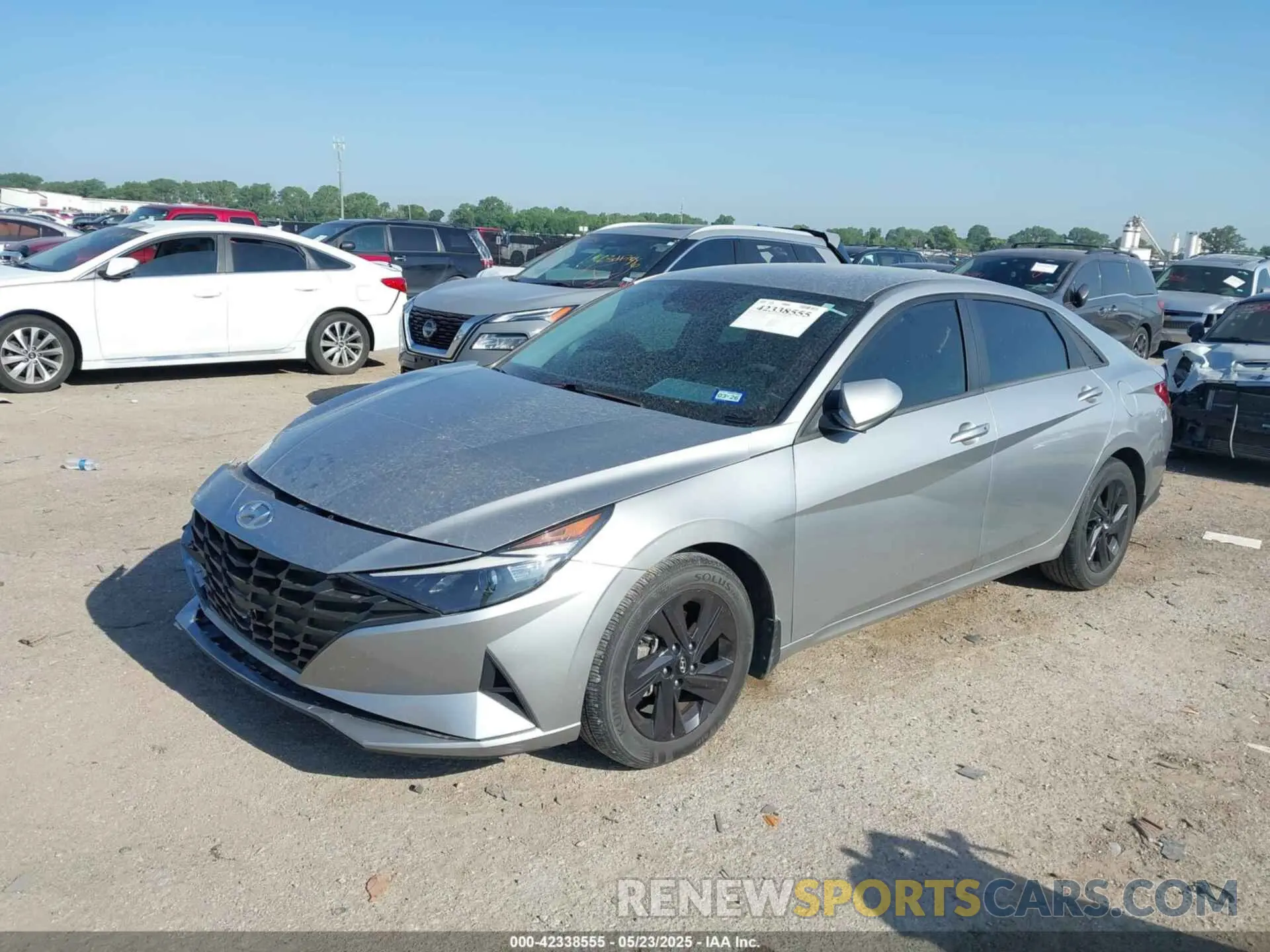 2 Photograph of a damaged car 5NPLM4AG2NH082683 HYUNDAI ELANTRA 2022