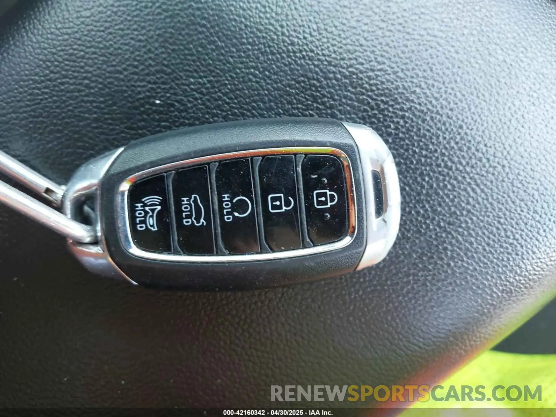 11 Photograph of a damaged car 5NPLM4AG3NH060773 HYUNDAI ELANTRA 2022