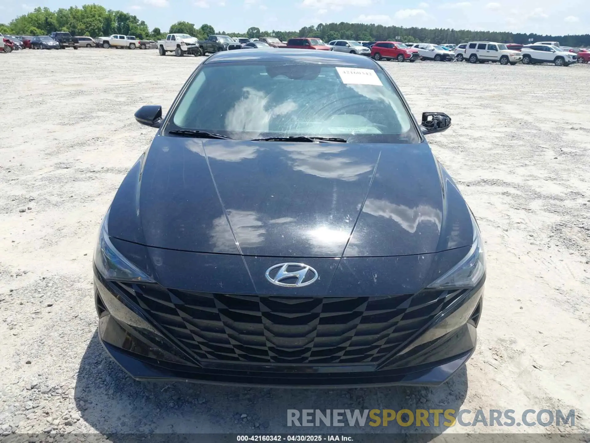 12 Photograph of a damaged car 5NPLM4AG3NH060773 HYUNDAI ELANTRA 2022