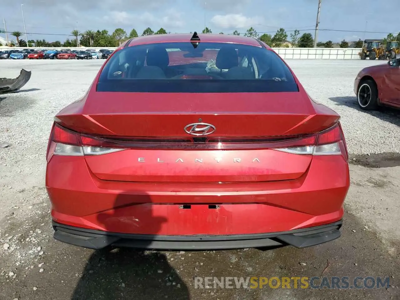 6 Photograph of a damaged car 5NPLM4AG3NH070249 HYUNDAI ELANTRA 2022