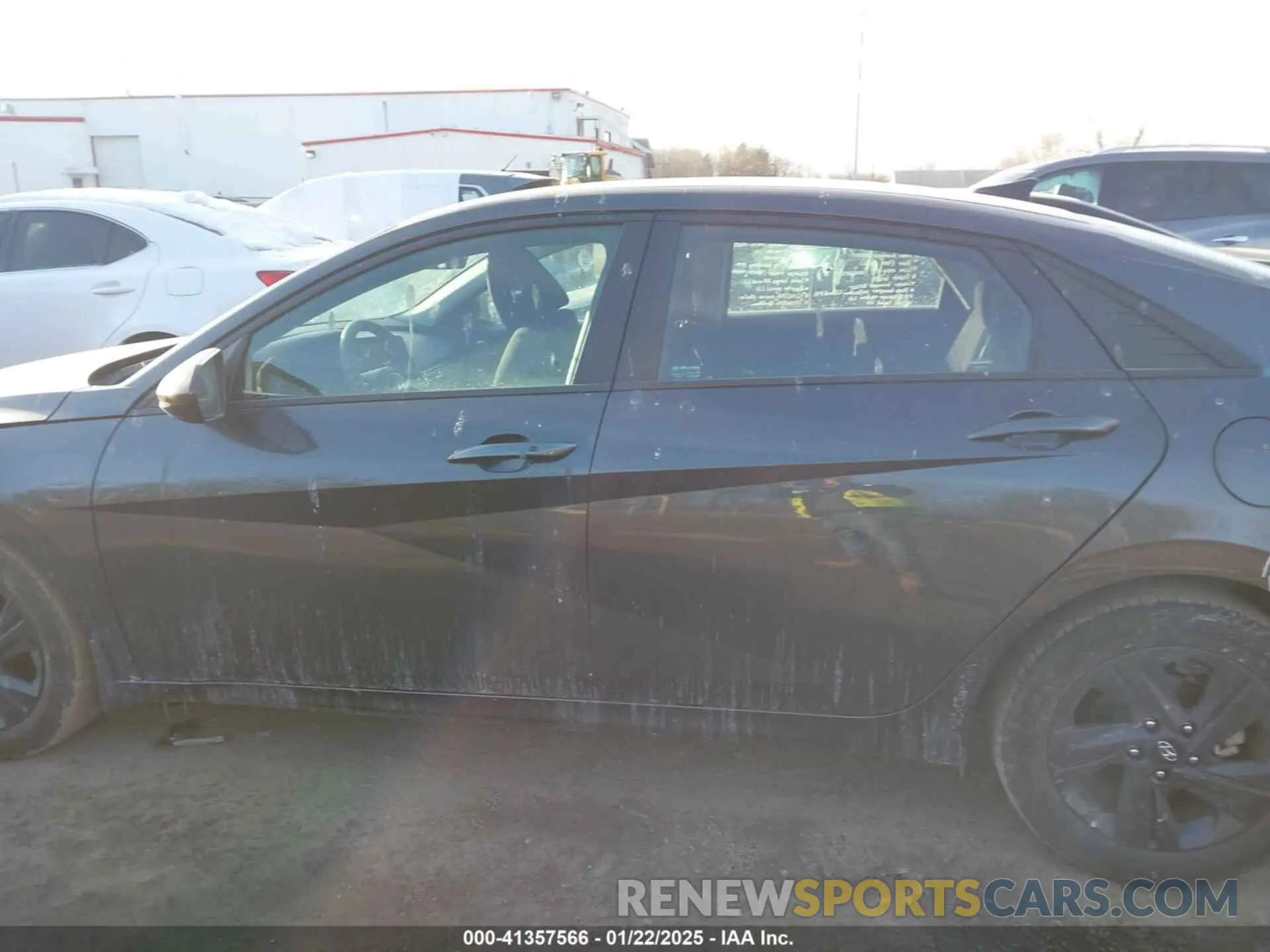 14 Photograph of a damaged car 5NPLM4AG3NH080344 HYUNDAI ELANTRA 2022