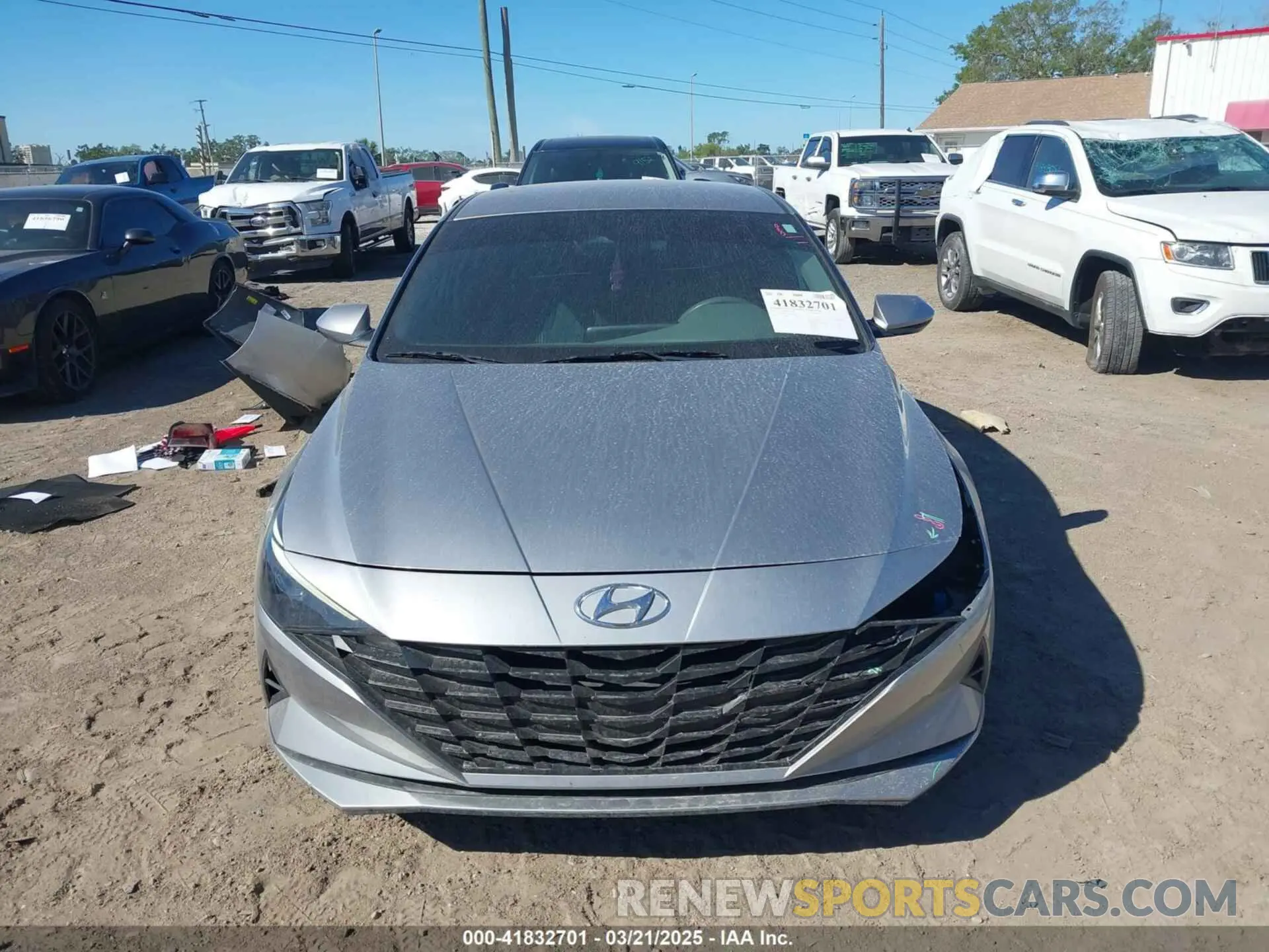 13 Photograph of a damaged car 5NPLM4AG3NH081249 HYUNDAI ELANTRA 2022