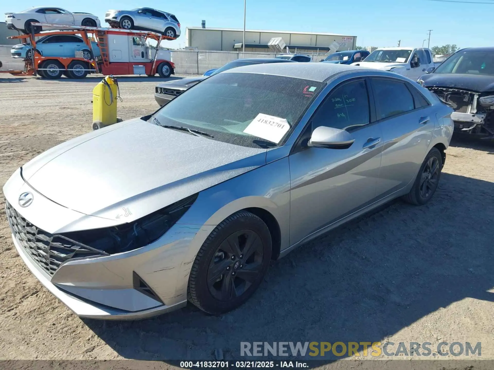 2 Photograph of a damaged car 5NPLM4AG3NH081249 HYUNDAI ELANTRA 2022